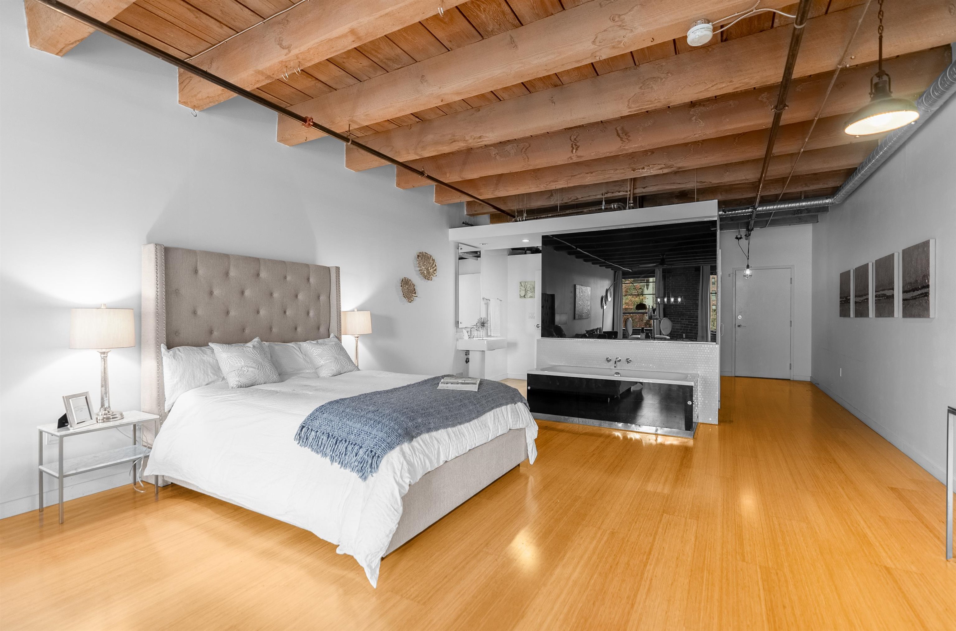 315 55 E CORDOVA STREET