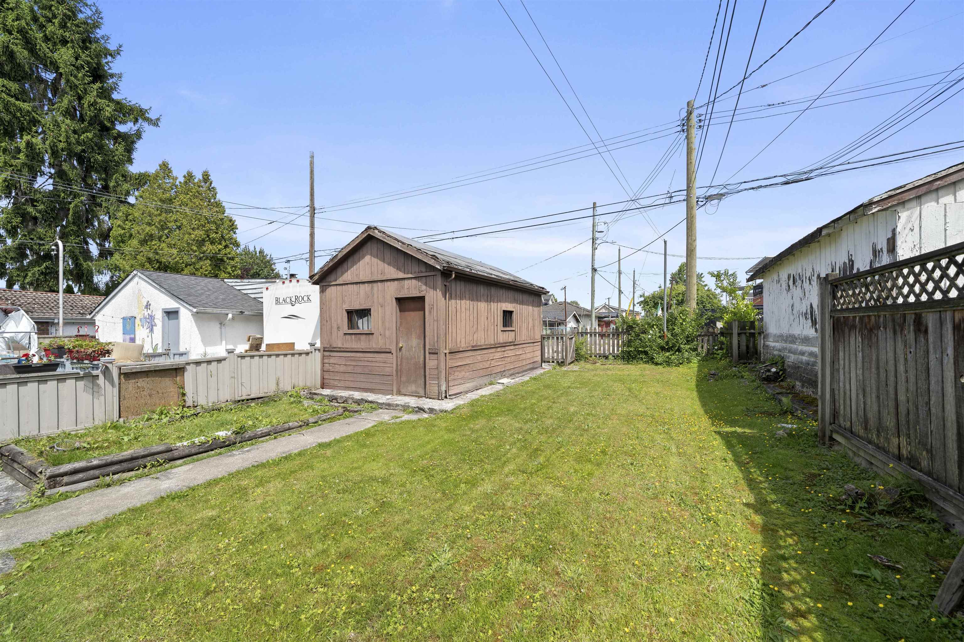 942 NANAIMO STREET