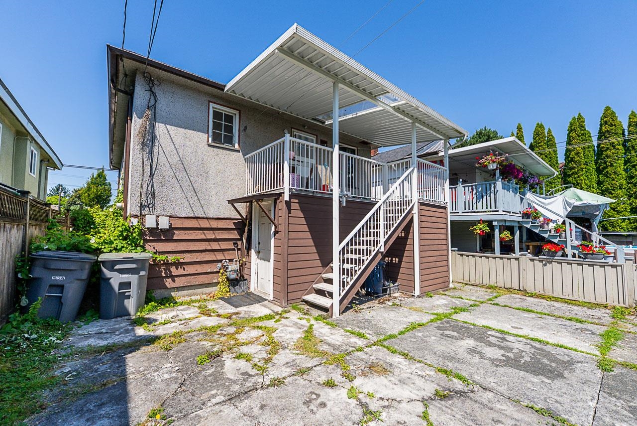 942 NANAIMO STREET