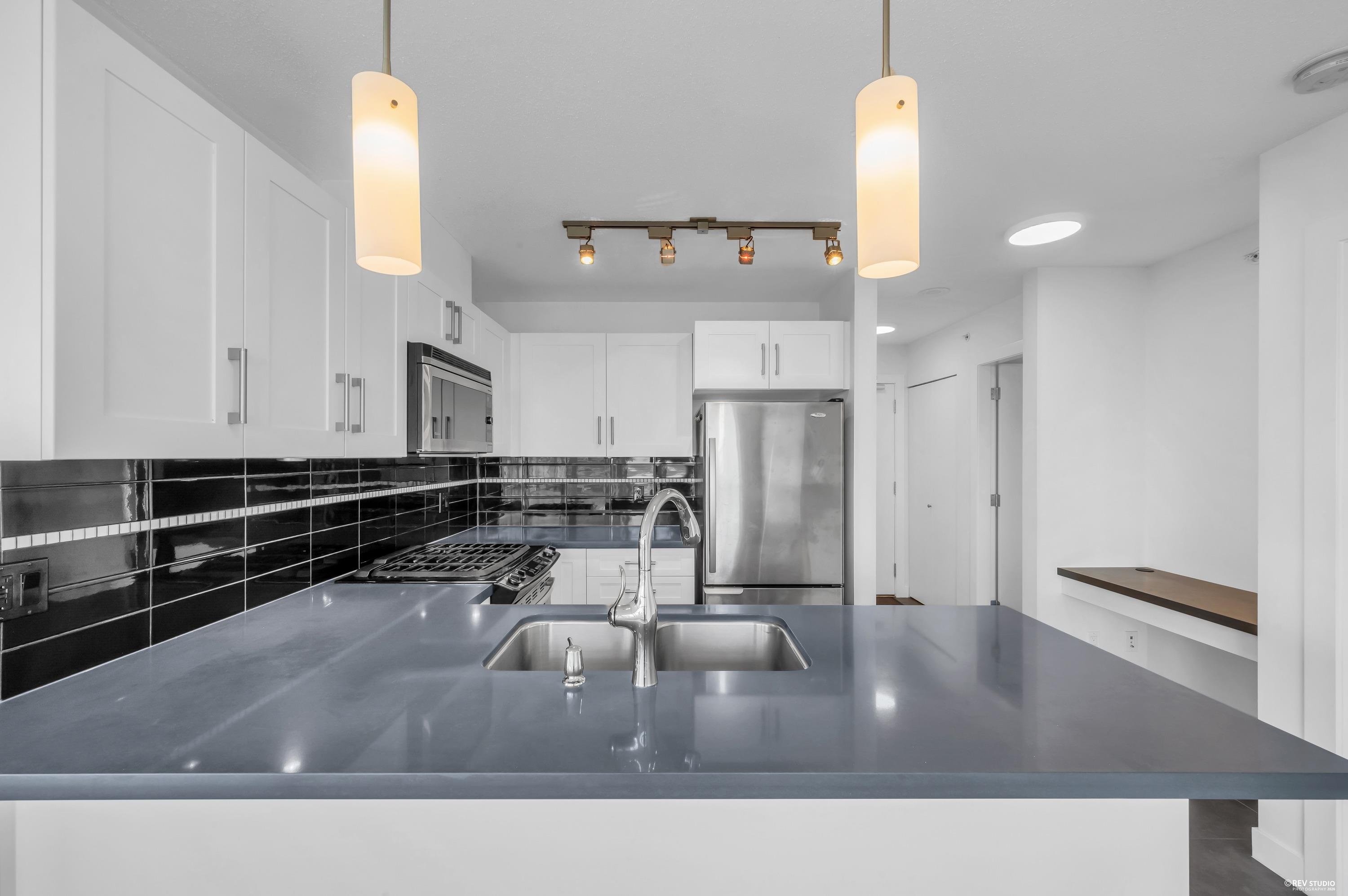 2308 7090 EDMONDS STREET