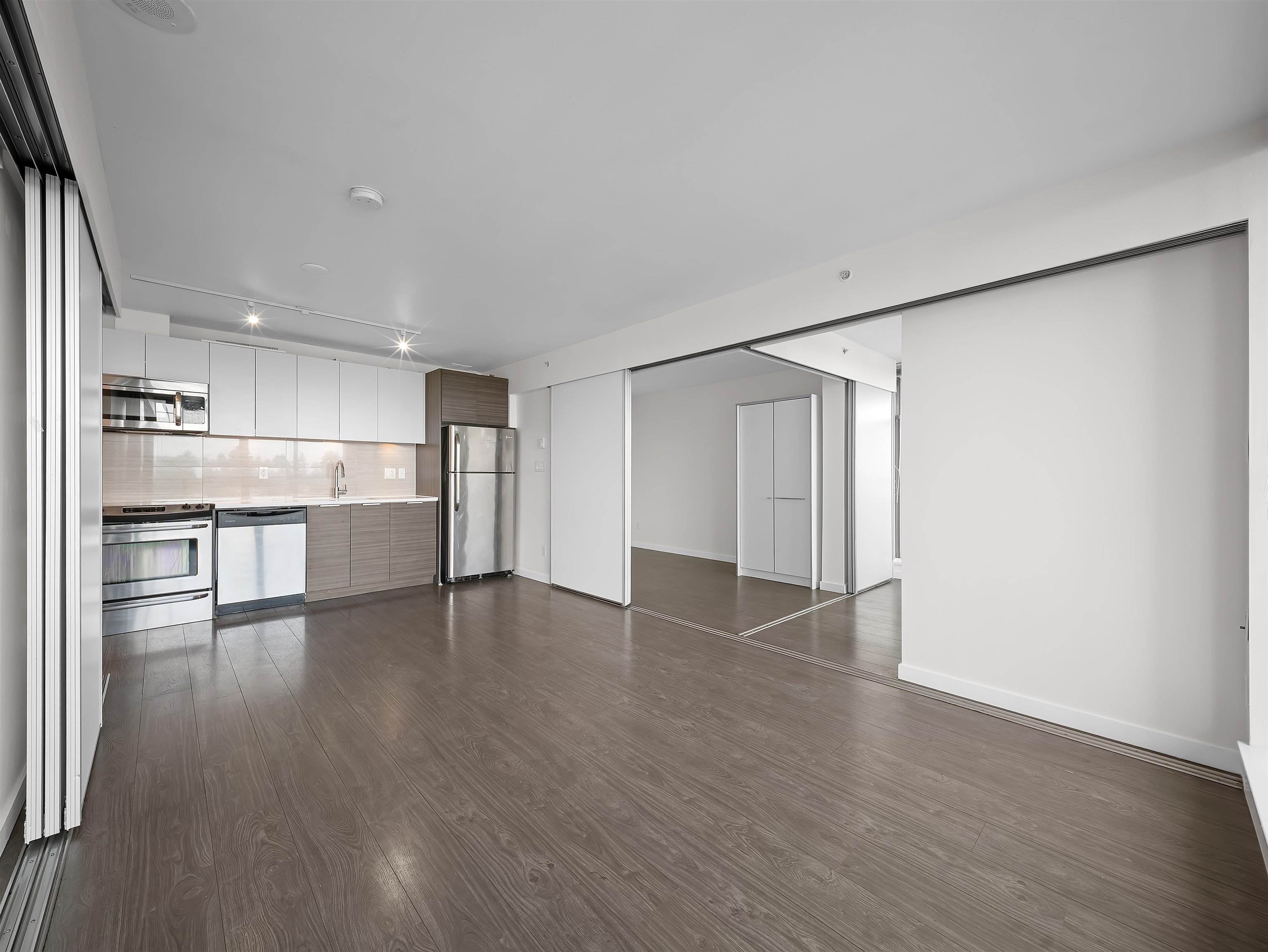 808 13303 CENTRAL AVENUE