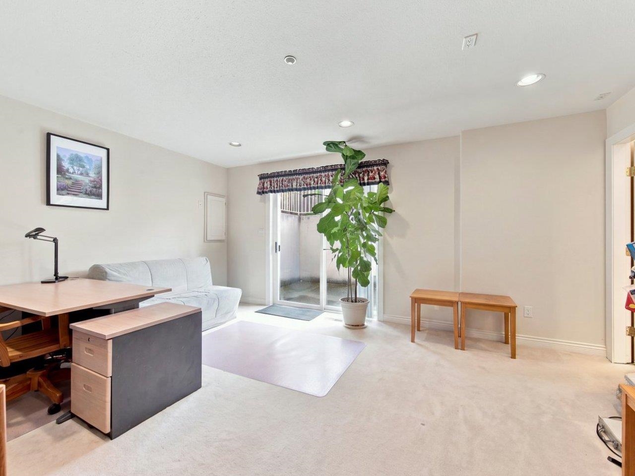 3262 W 12TH AVENUE