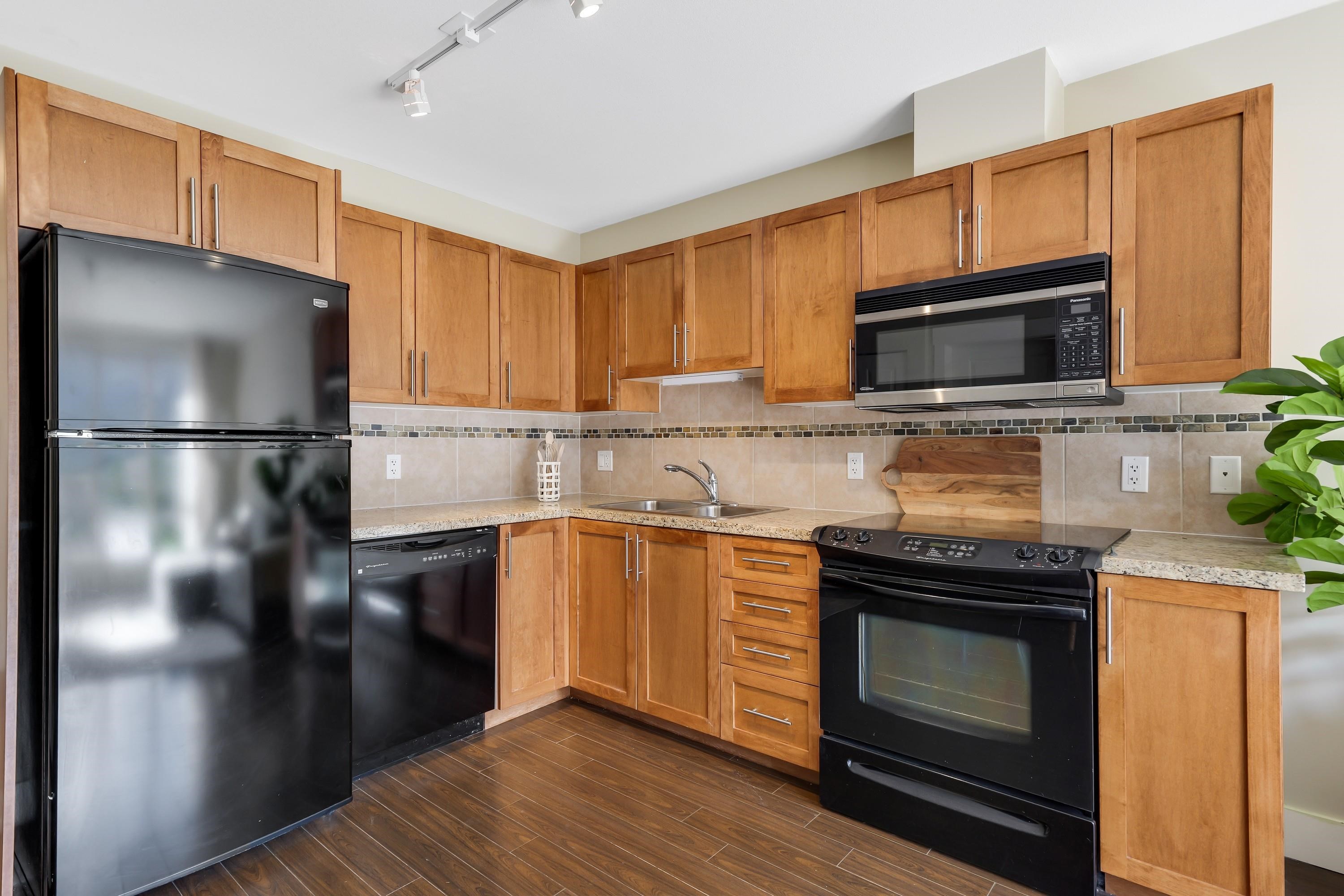 504 1211 VILLAGE GREEN WAY