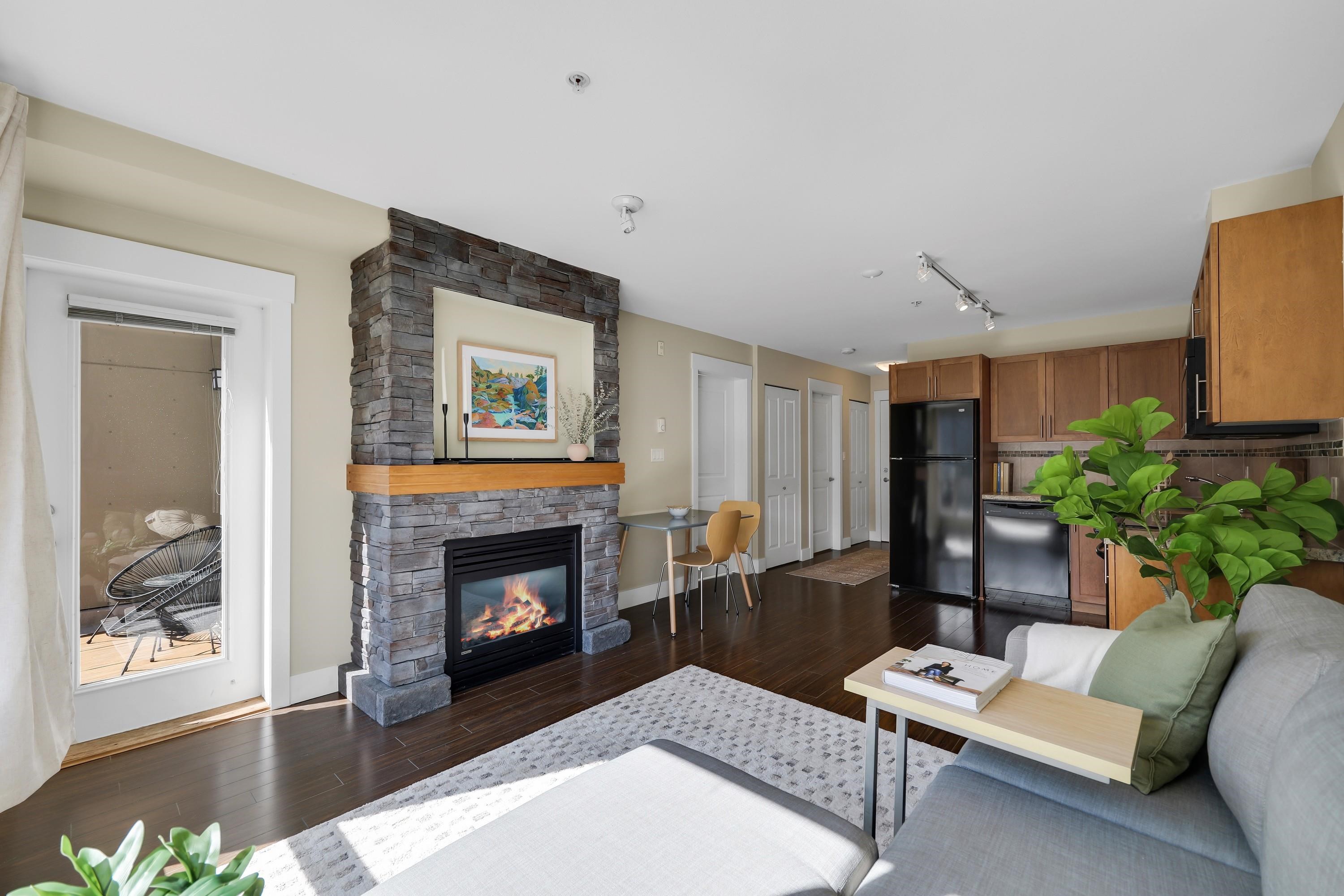 504 1211 VILLAGE GREEN WAY