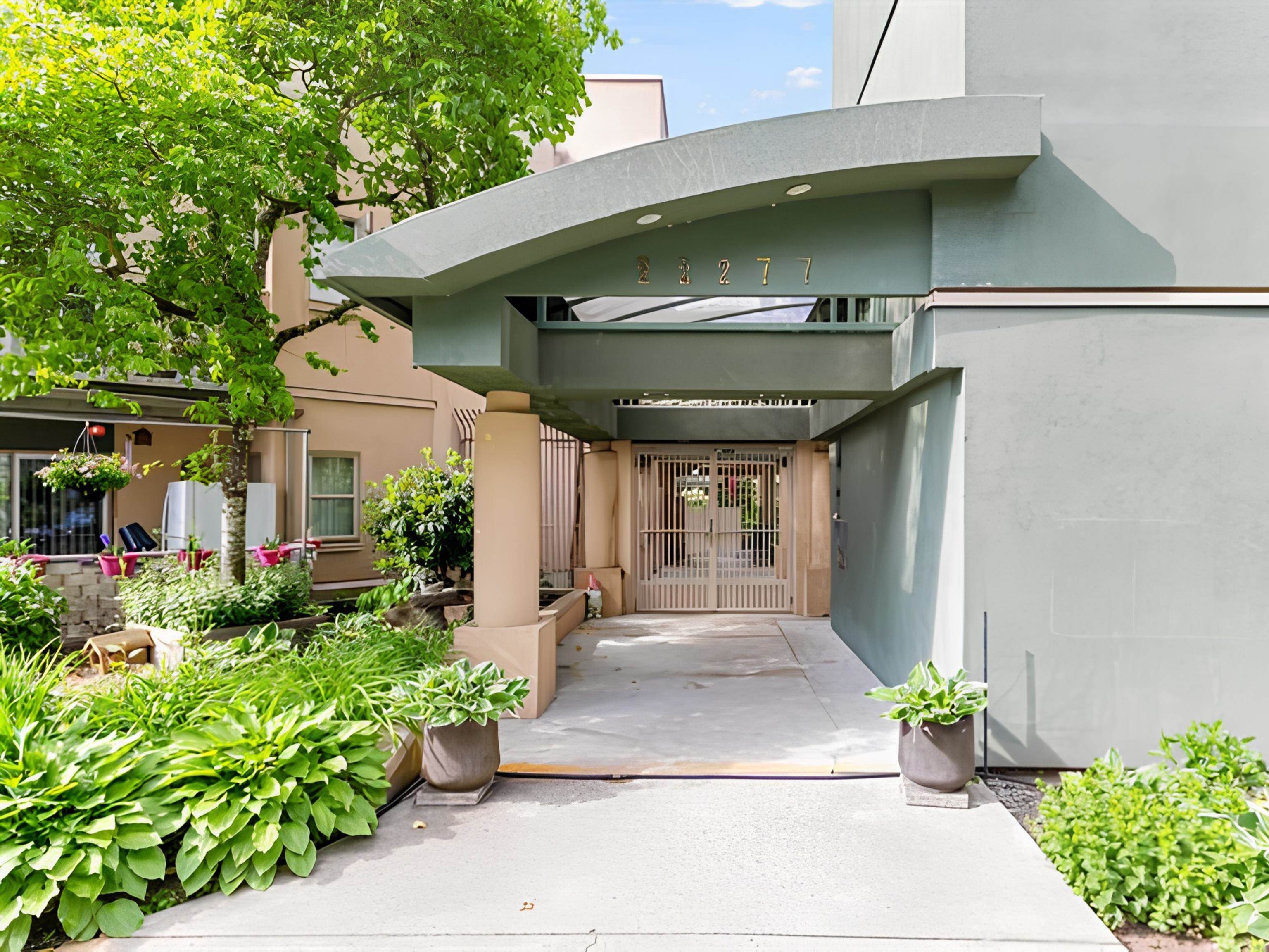 206 22277 122 AVENUE