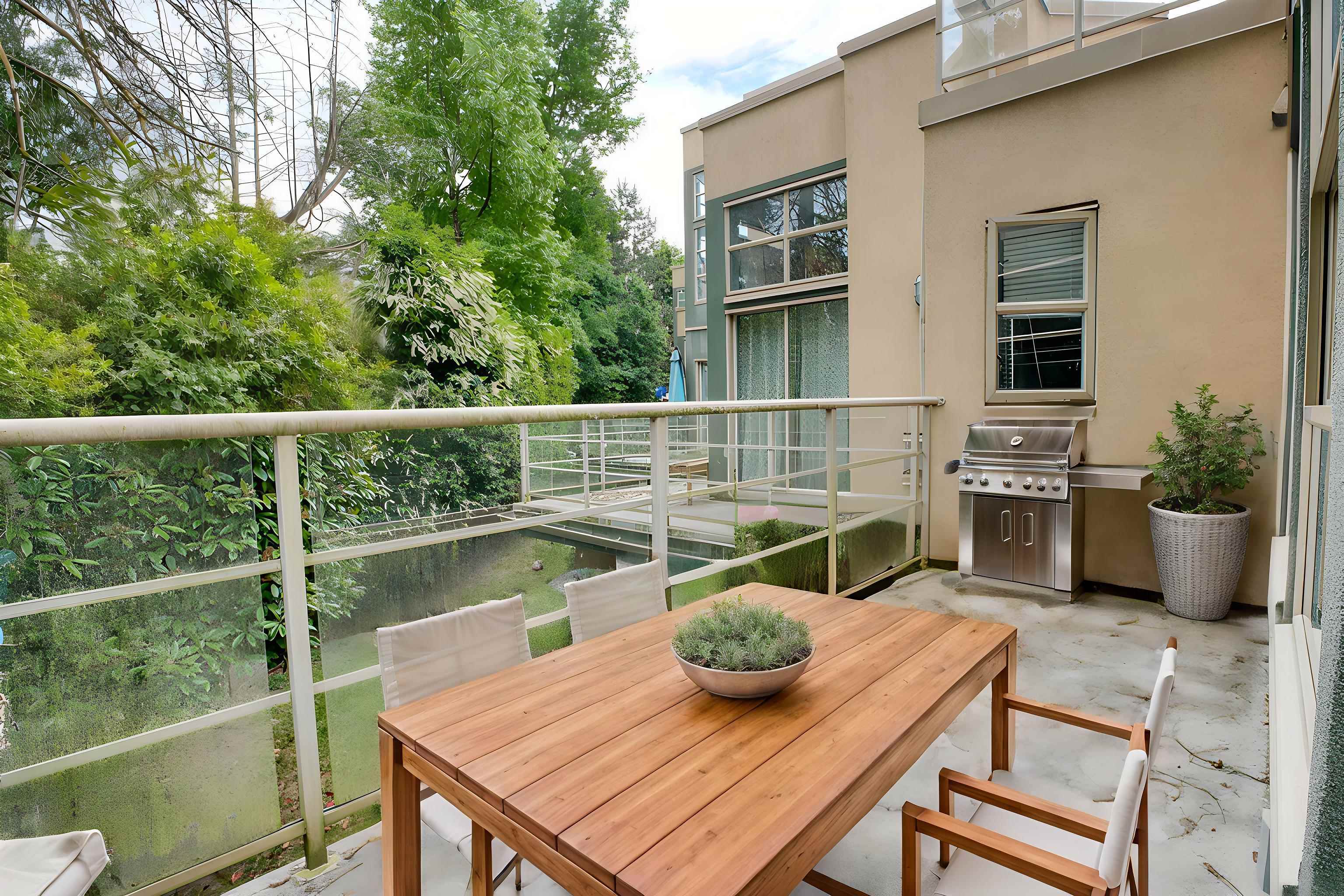 206 22277 122 AVENUE