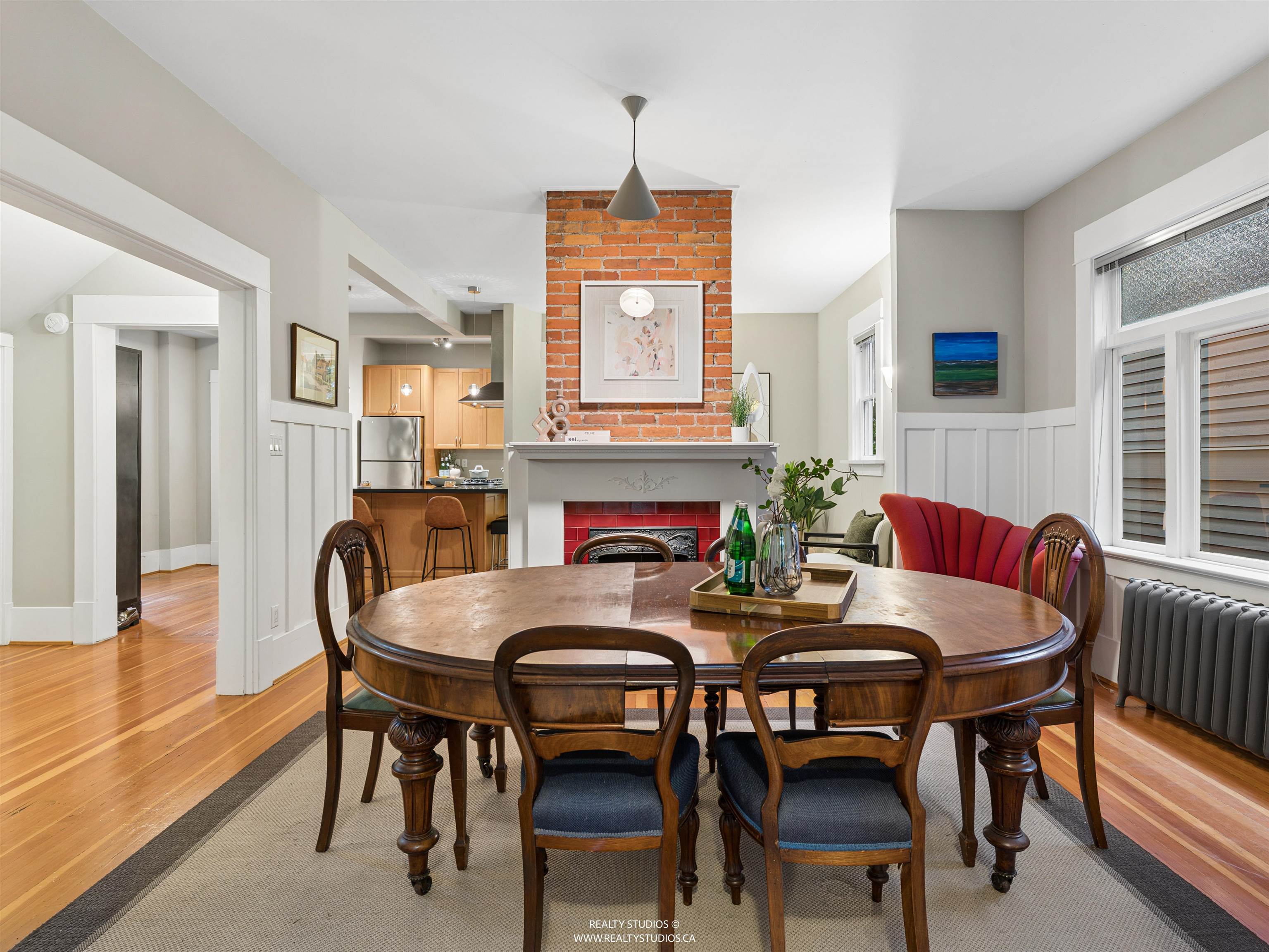 559 W 18TH AVENUE