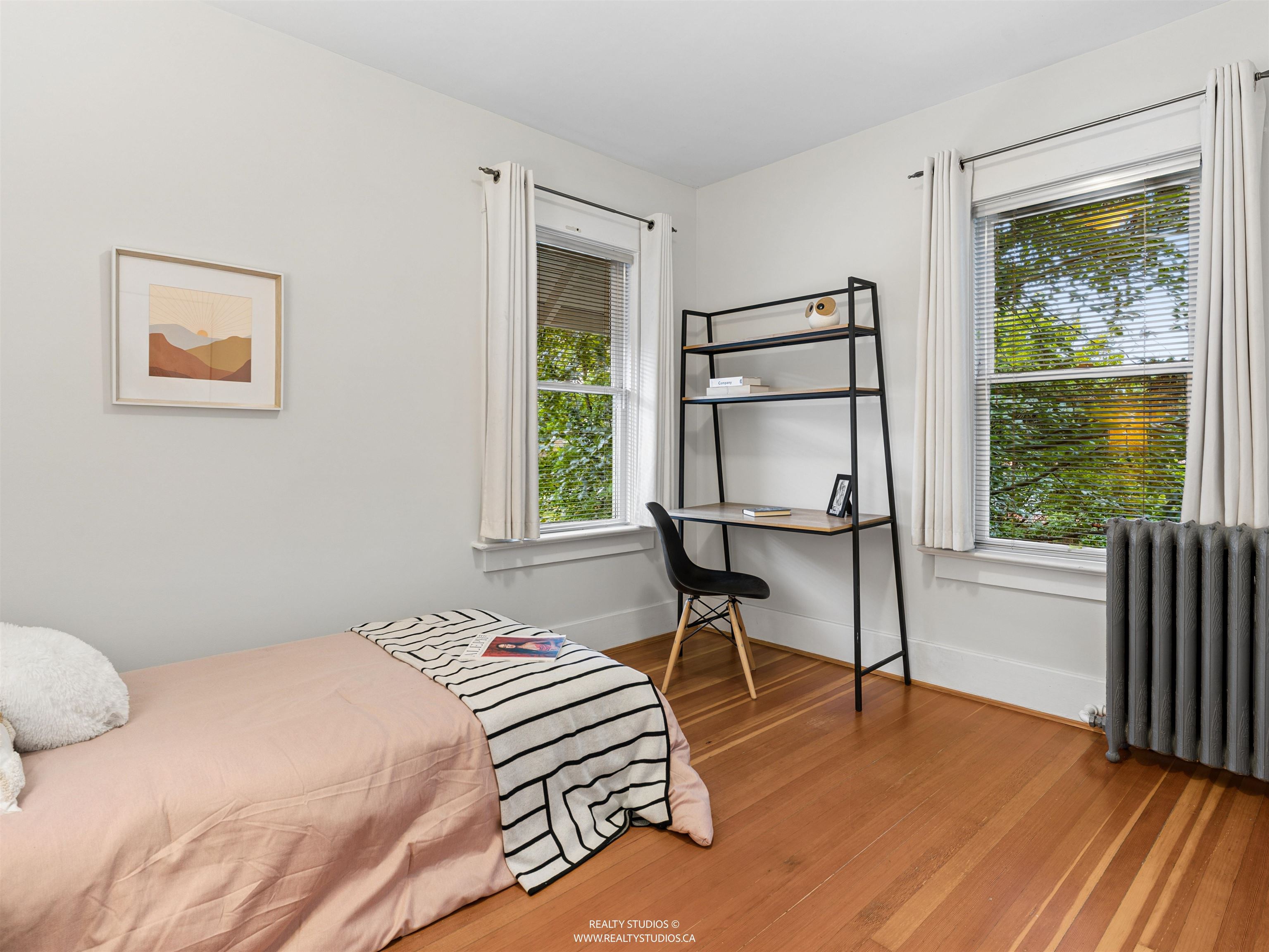 559 W 18TH AVENUE