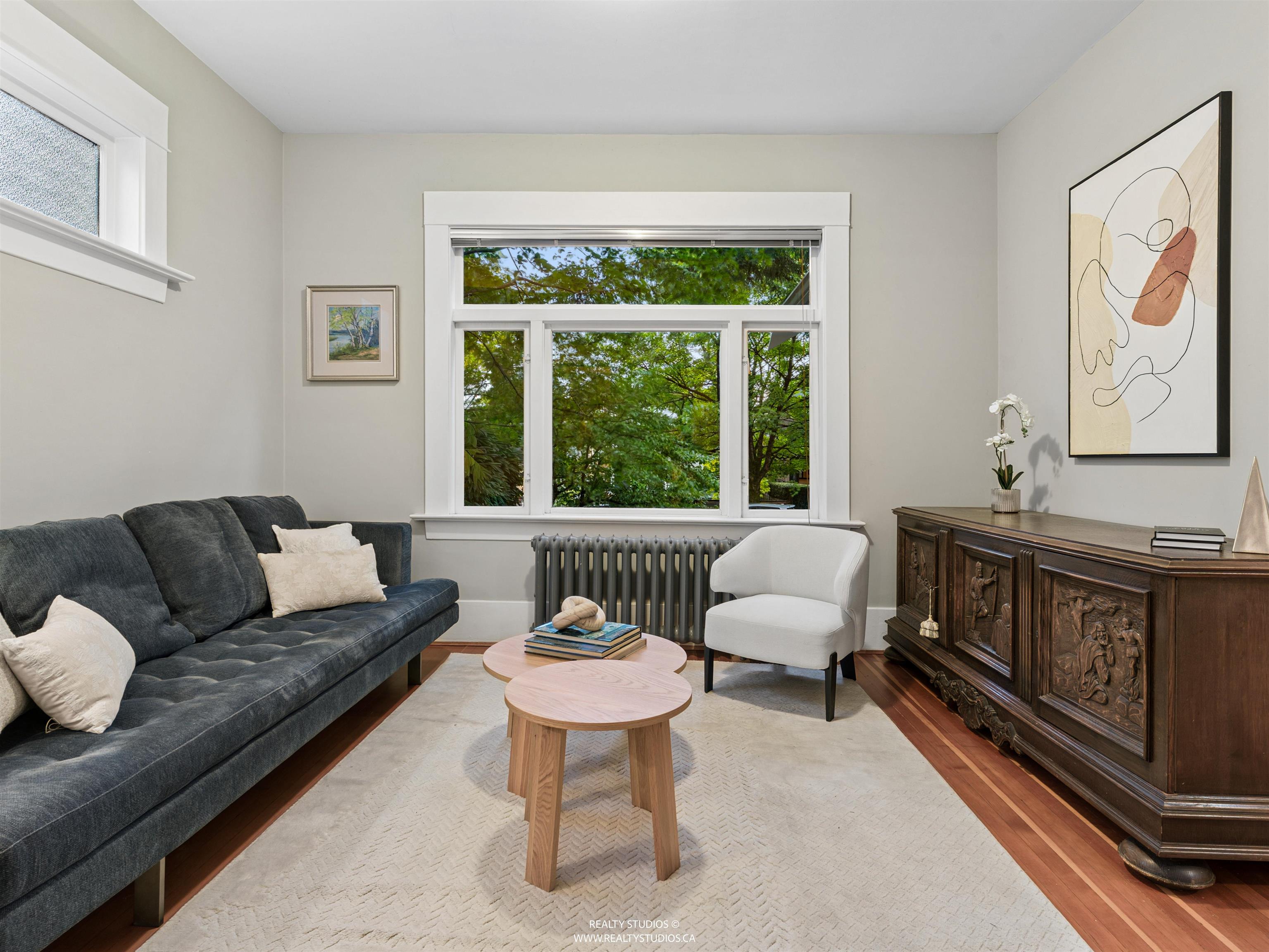 559 W 18TH AVENUE