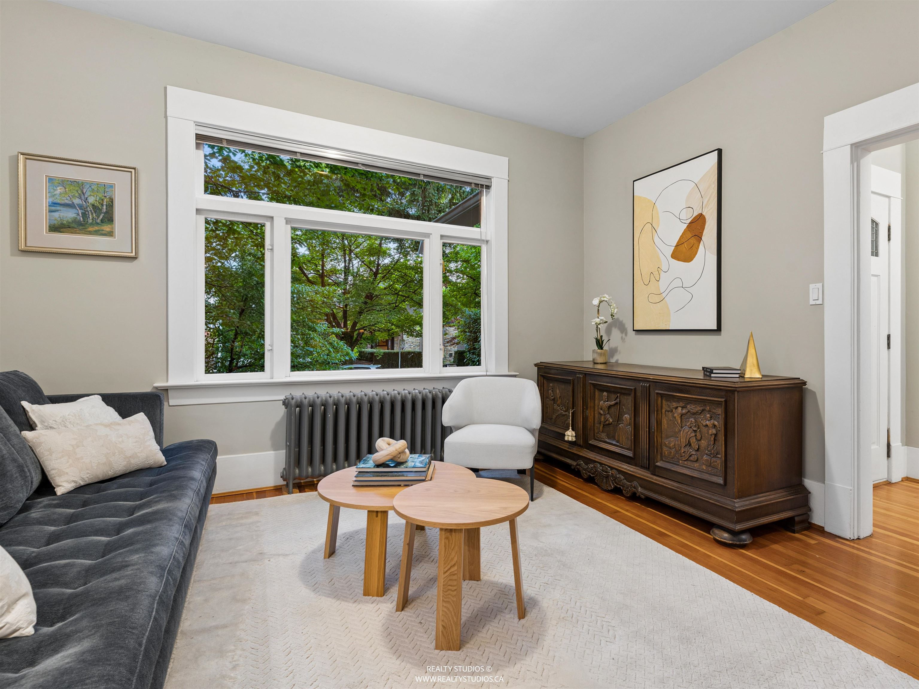 559 W 18TH AVENUE