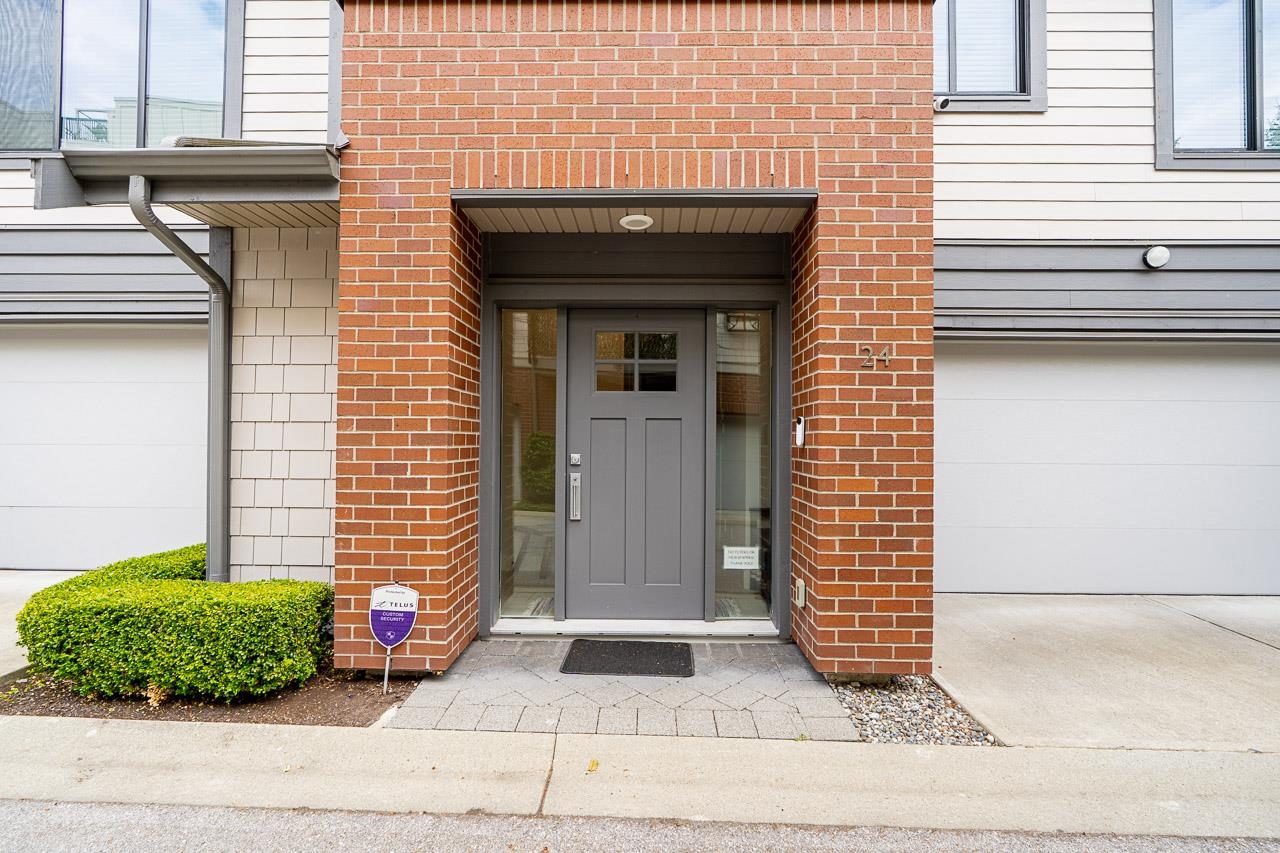 24 2999 151 STREET