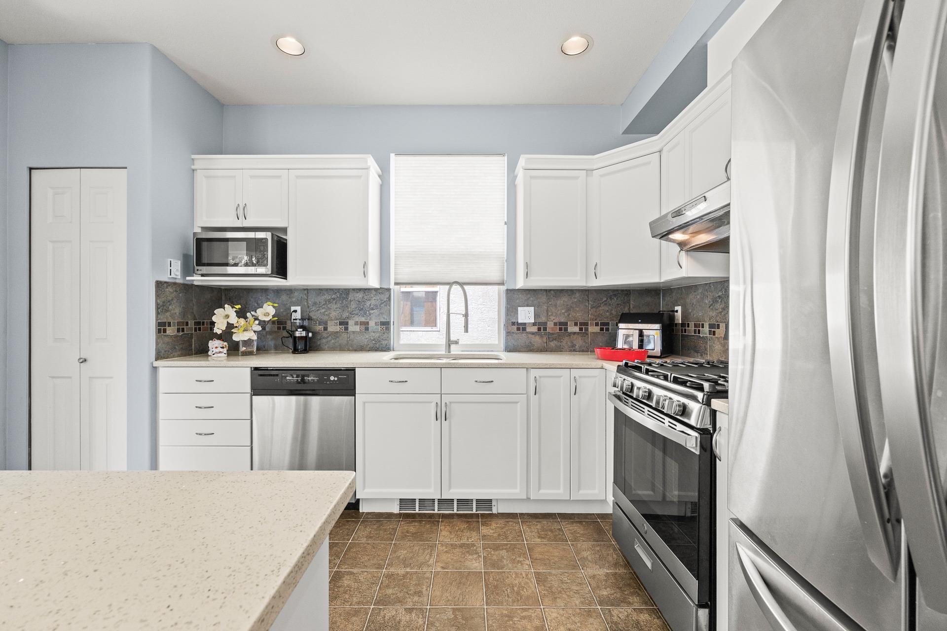 3307 ROSEMARY HEIGHTS CRESCENT