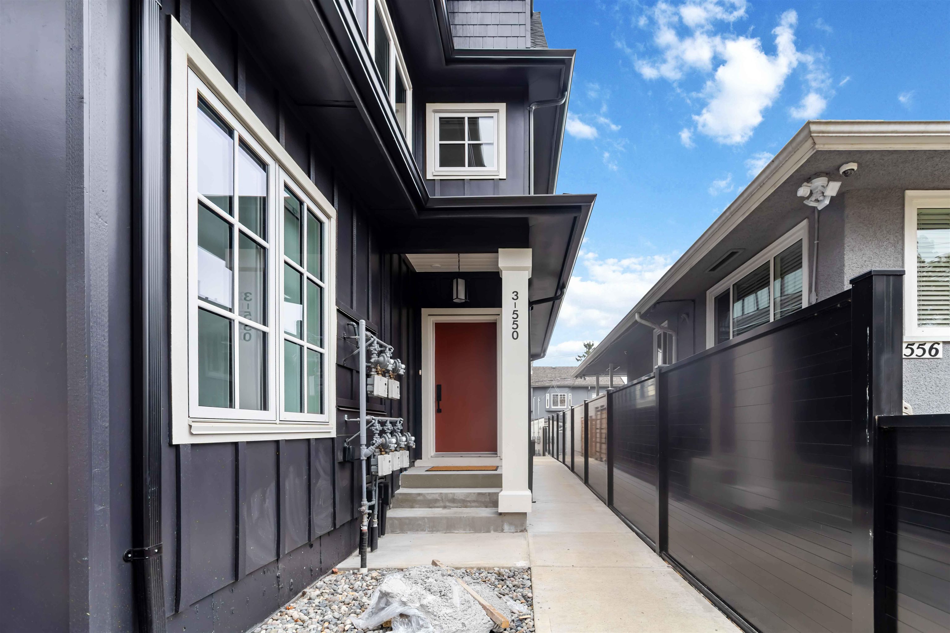 3 550 KASLO STREET
