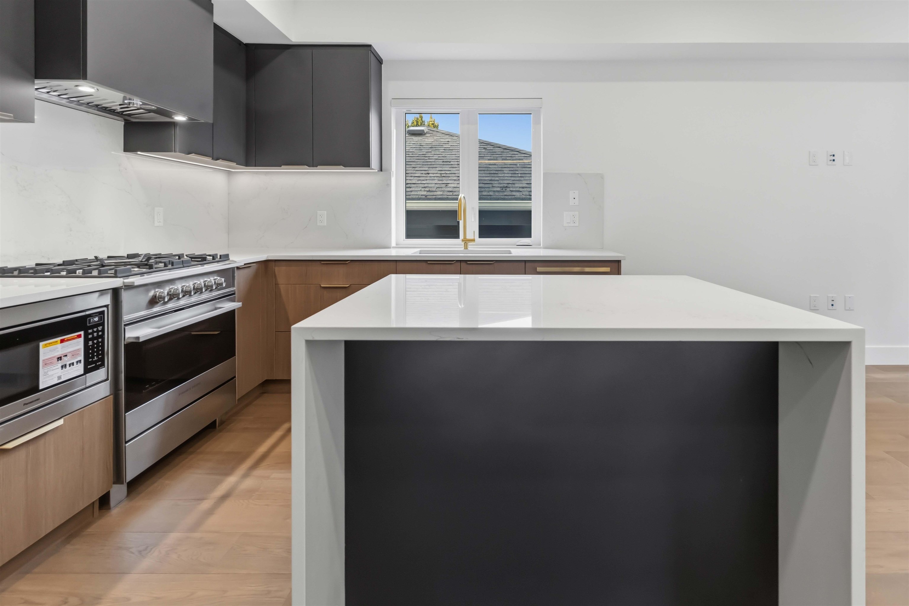 2 552 KASLO STREET
