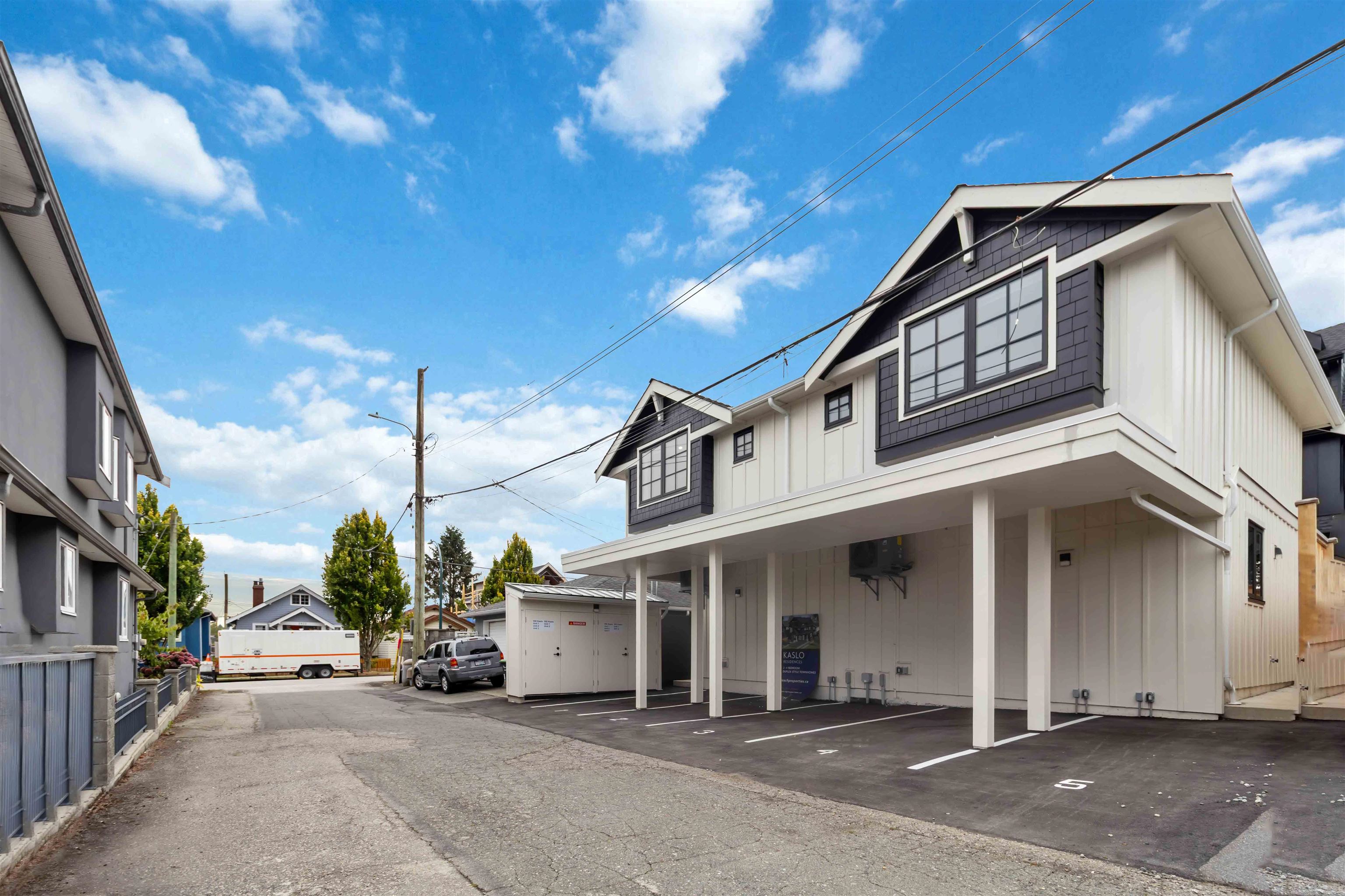 2 552 KASLO STREET