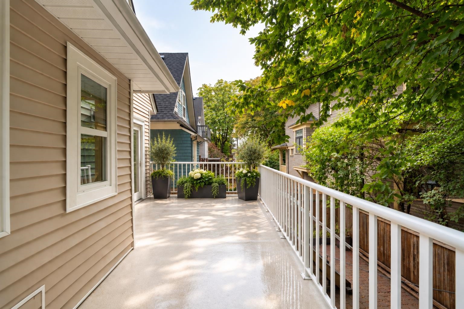2537 WOODLAND DRIVE