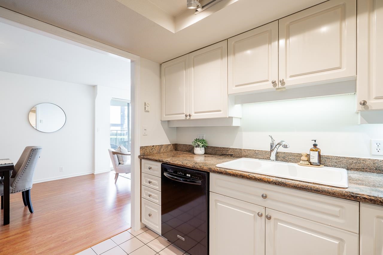 1 2243 BELLEVUE AVENUE
