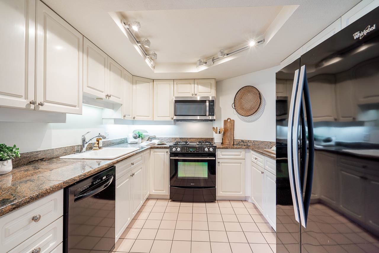 1 2243 BELLEVUE AVENUE