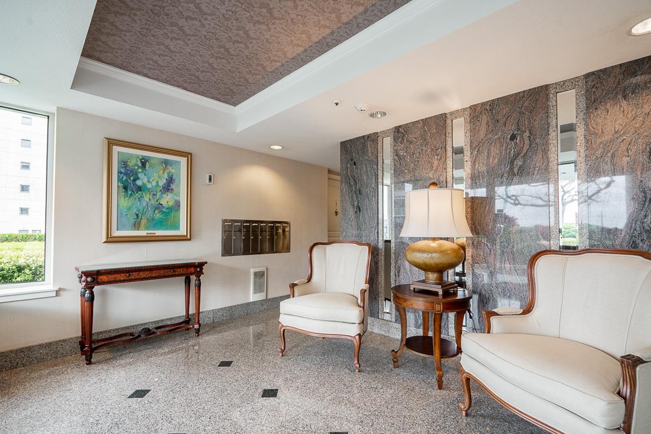 1 2243 BELLEVUE AVENUE