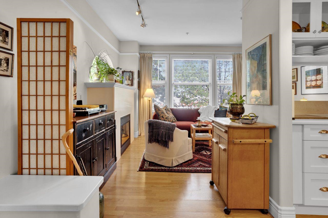 980 W 16TH AVENUE