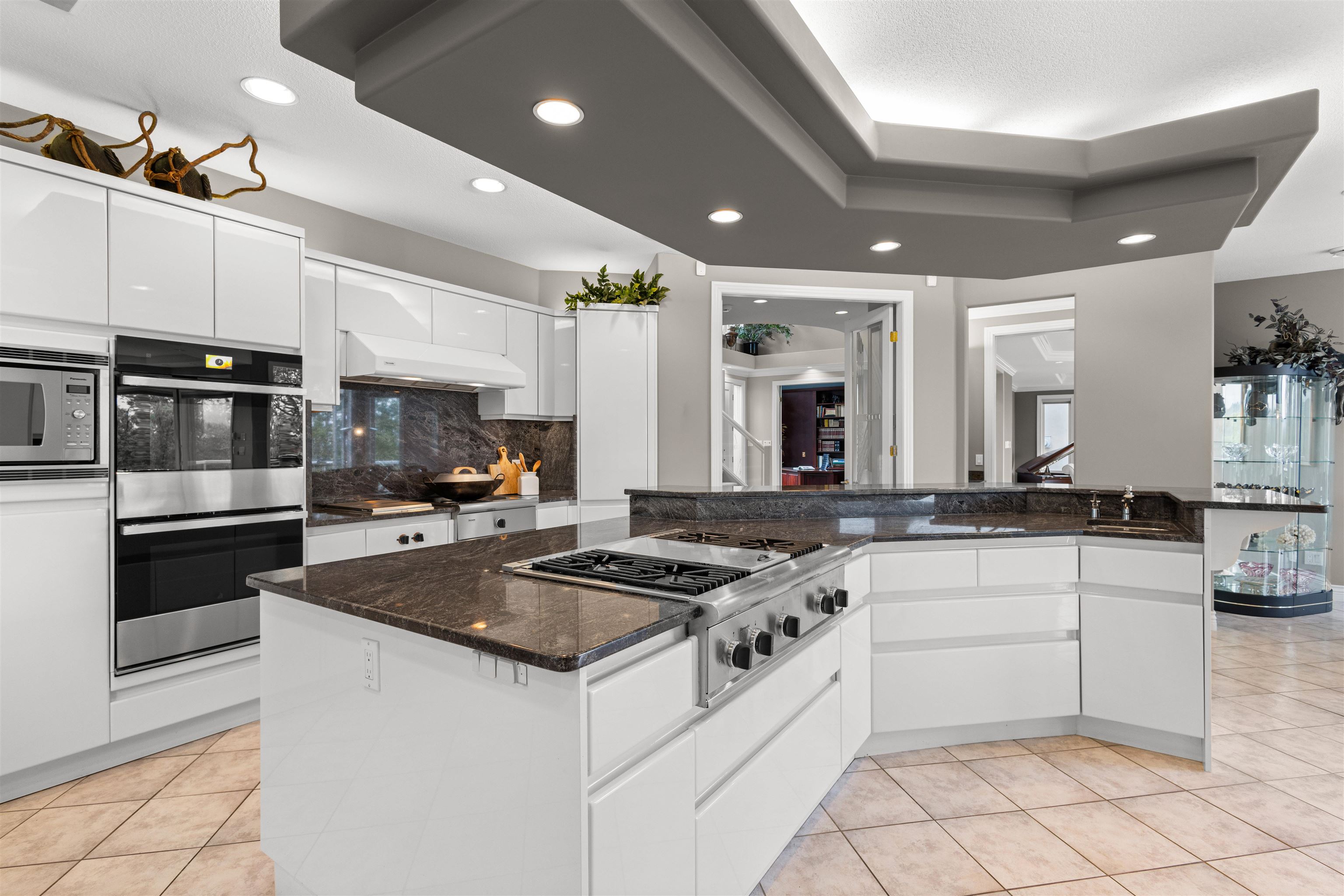 2556 PALISADE CRESCENT