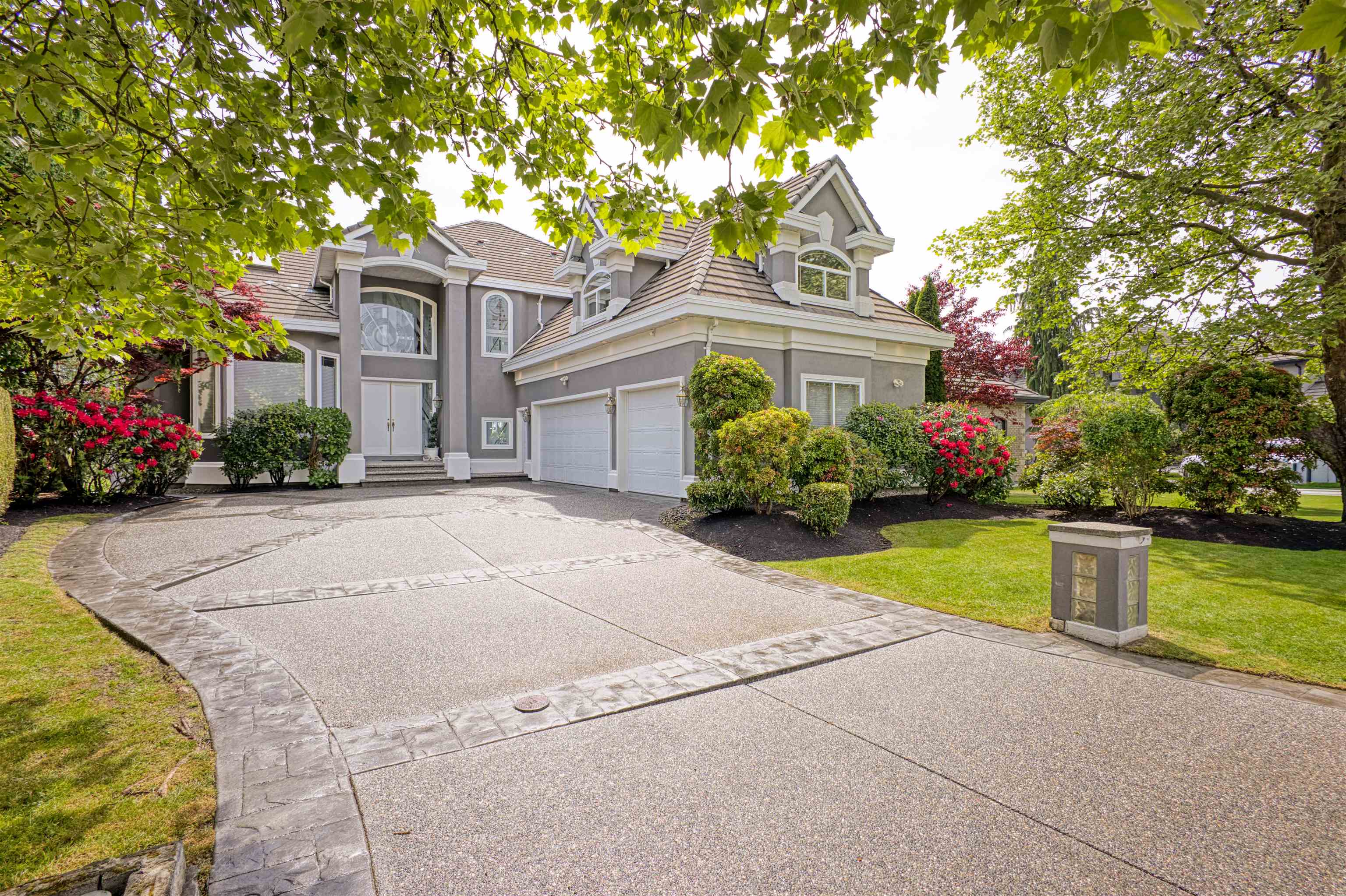 2556 PALISADE CRESCENT