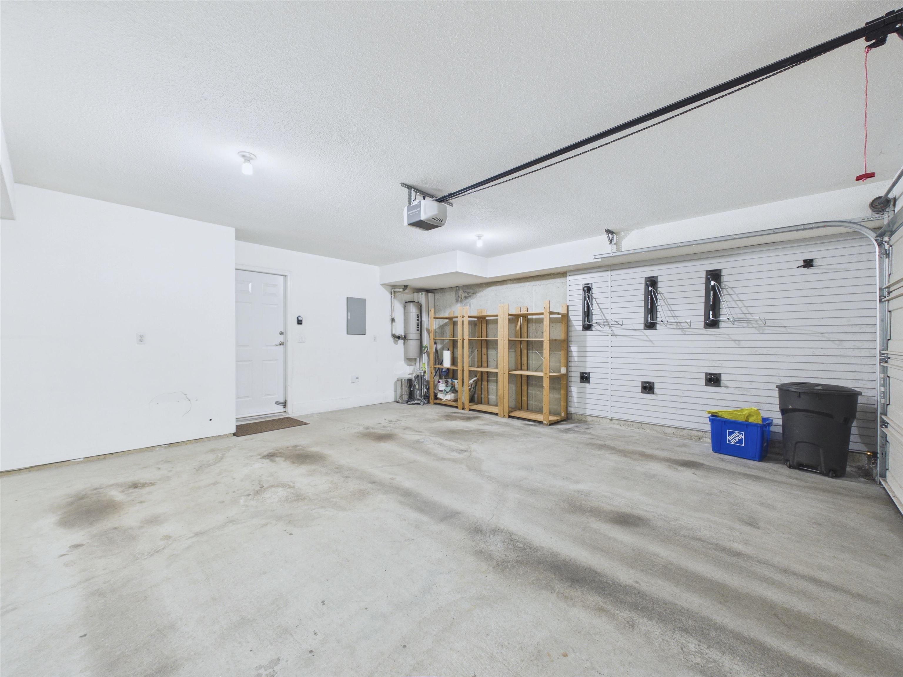 48 5298 OAKMOUNT CRESCENT