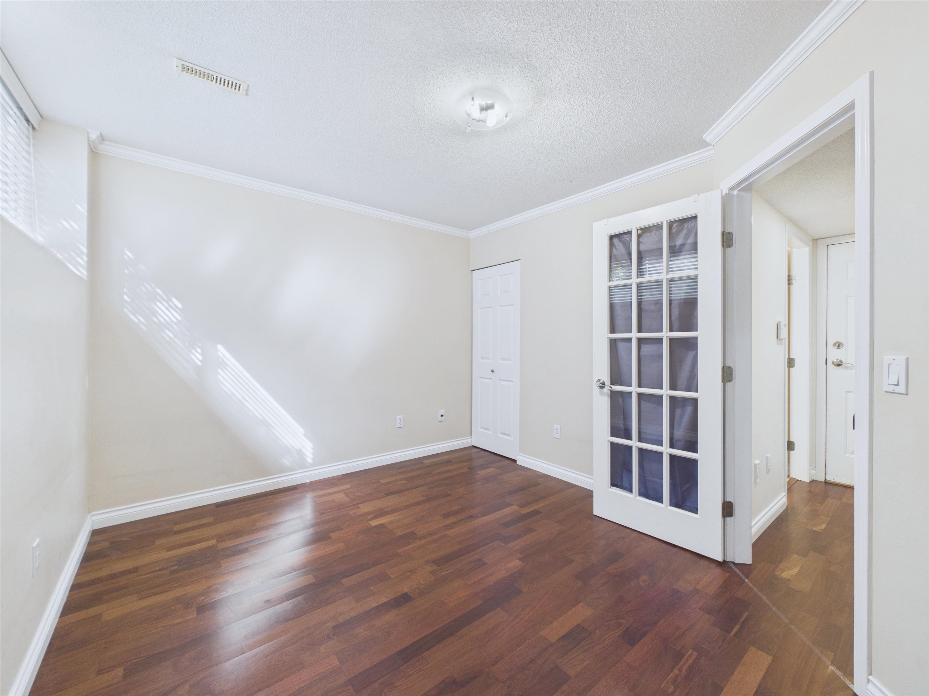 48 5298 OAKMOUNT CRESCENT