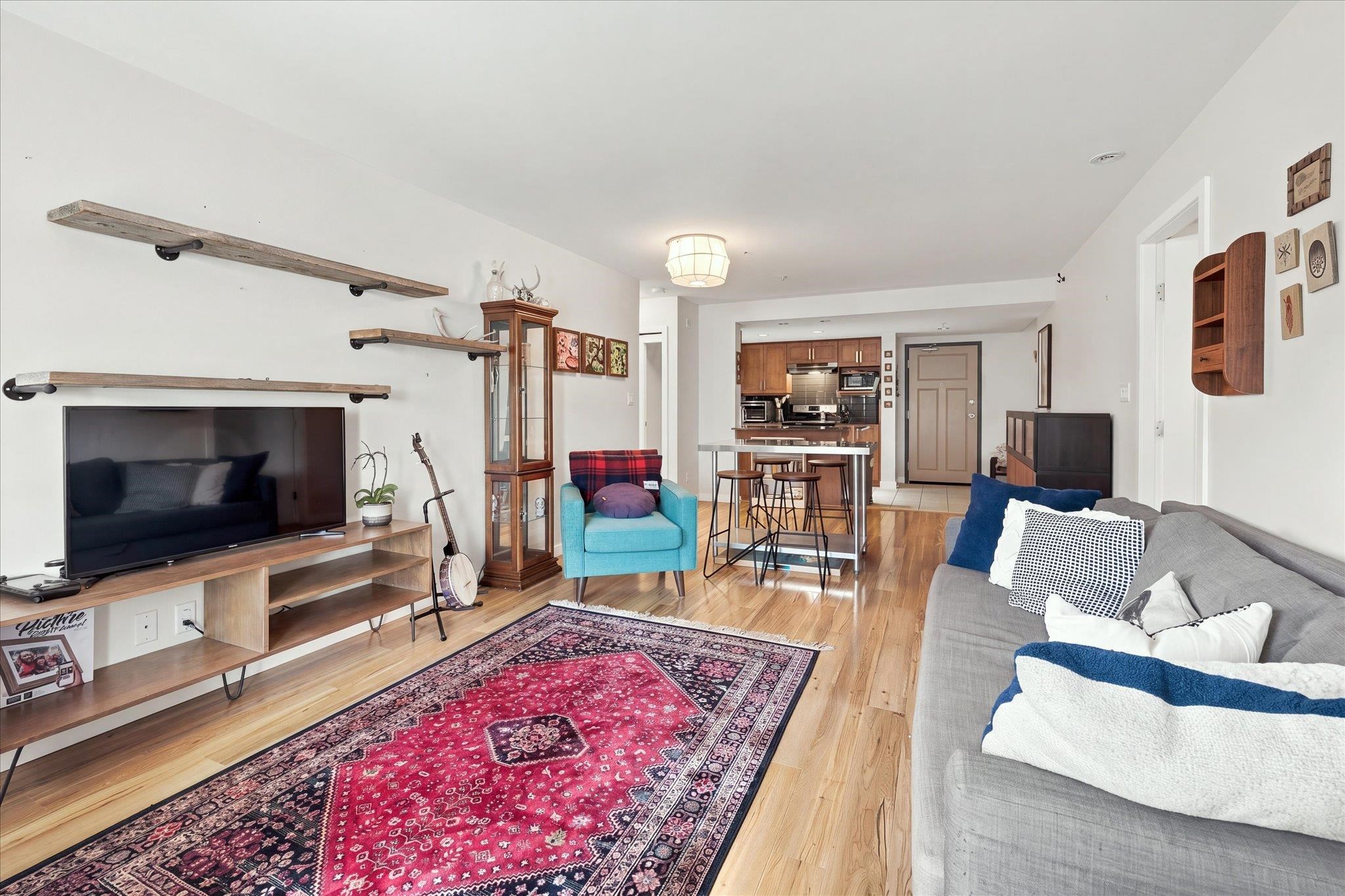 207 1212 MAIN STREET