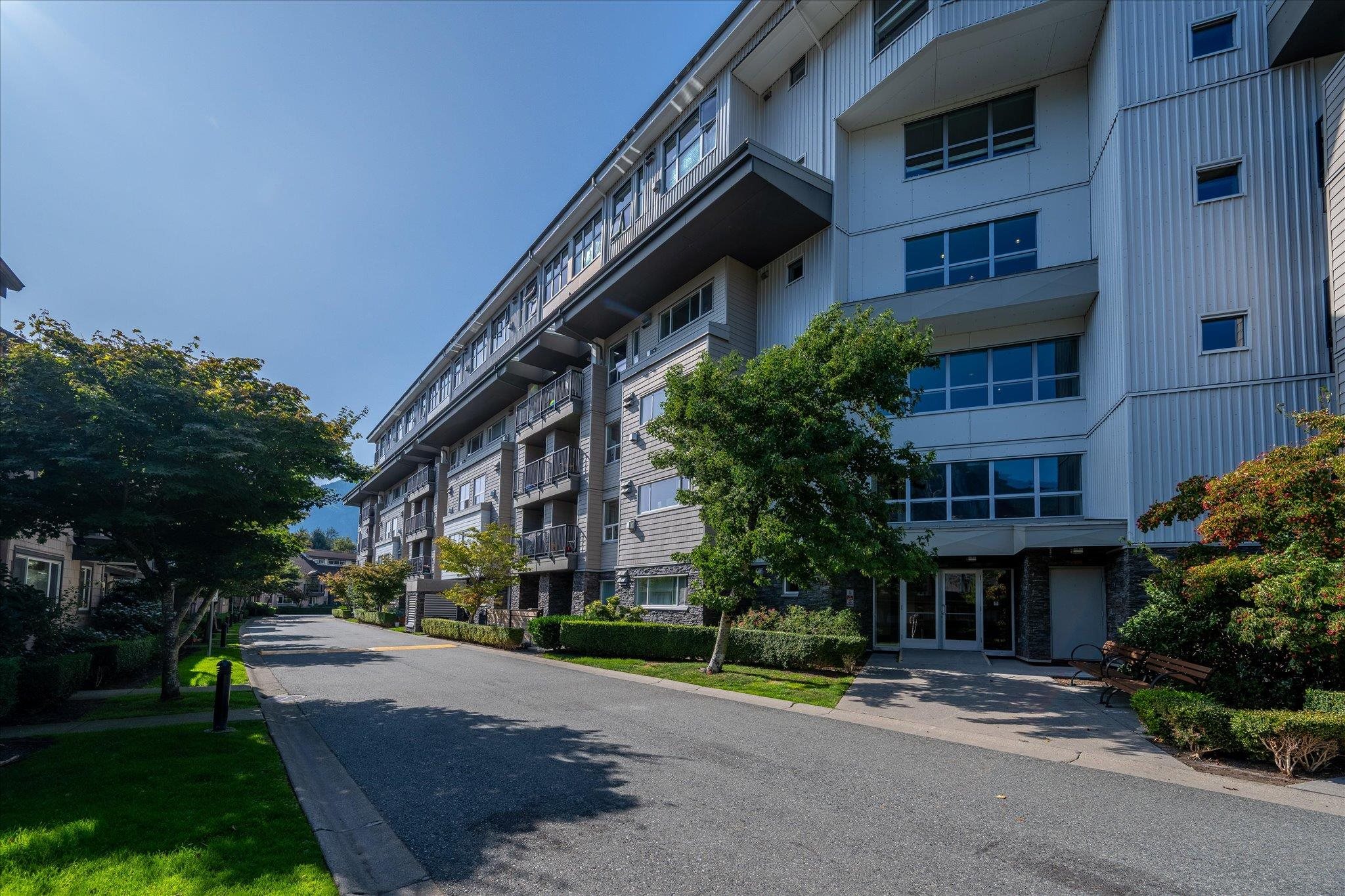 207 1212 MAIN STREET