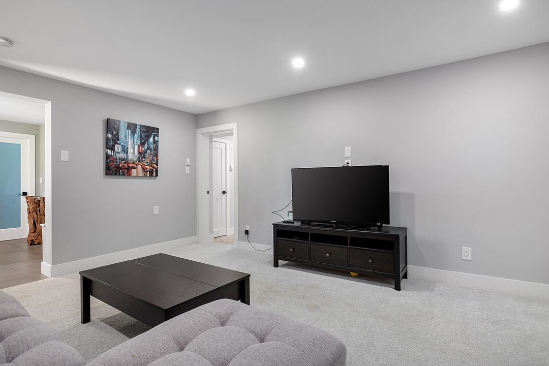 10641 WESTSIDE DRIVE