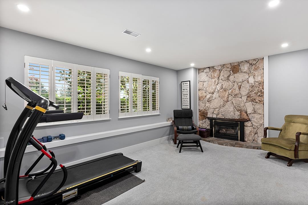 10641 WESTSIDE DRIVE