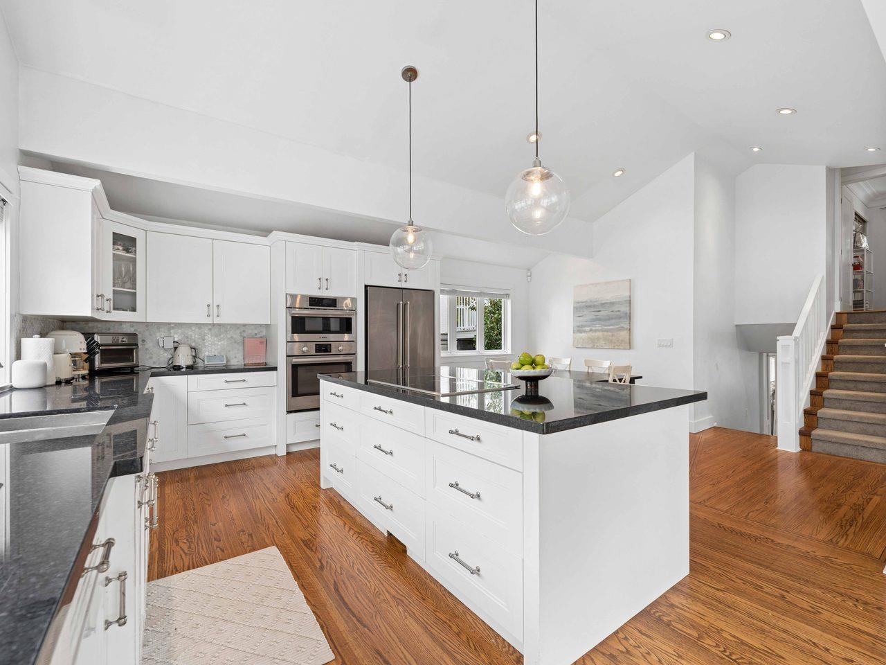 5326 BELAIR DRIVE
