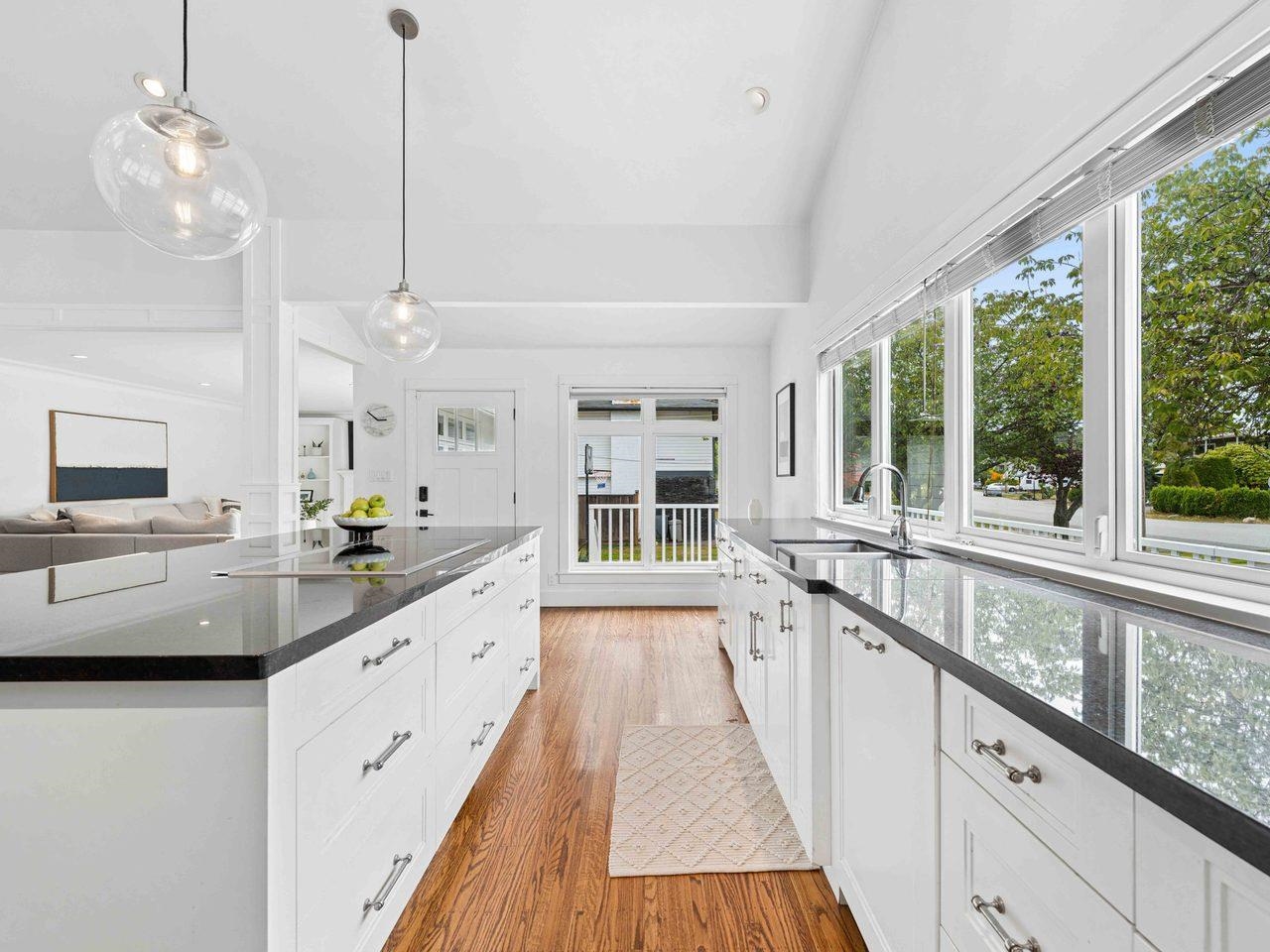 5326 BELAIR DRIVE