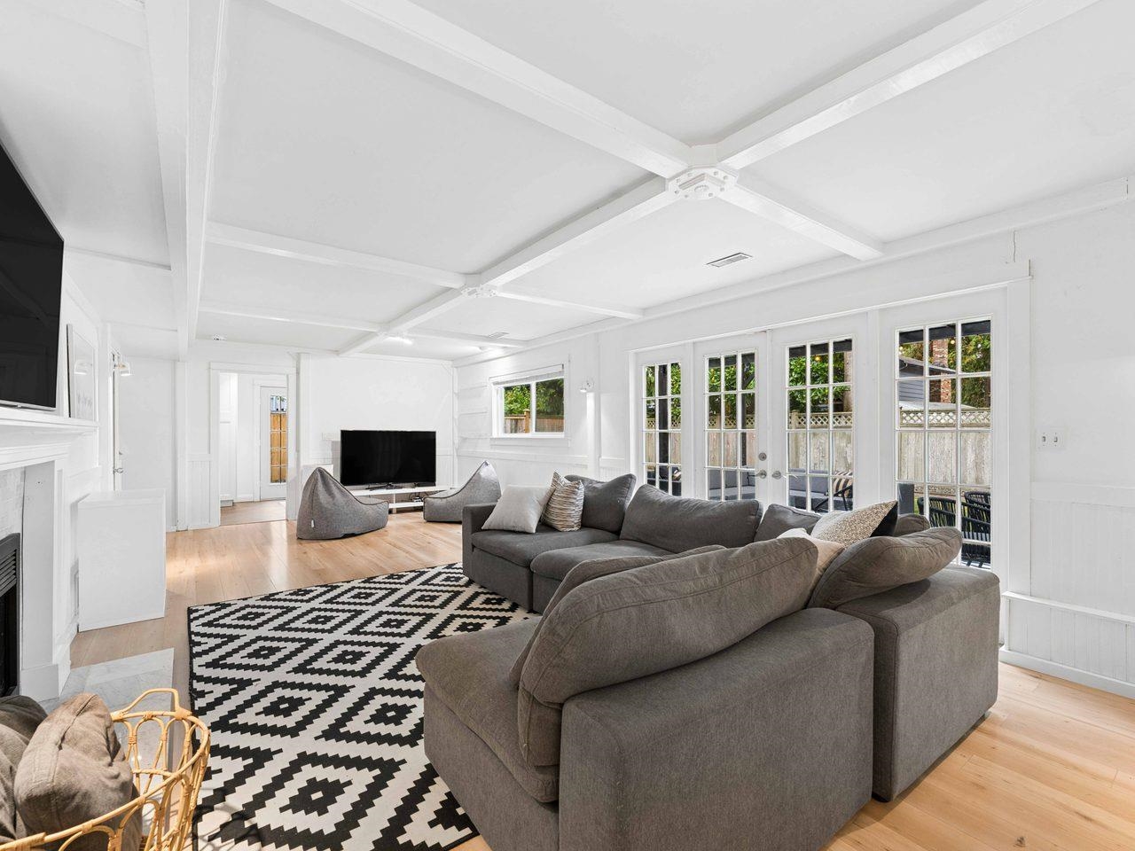 5326 BELAIR DRIVE
