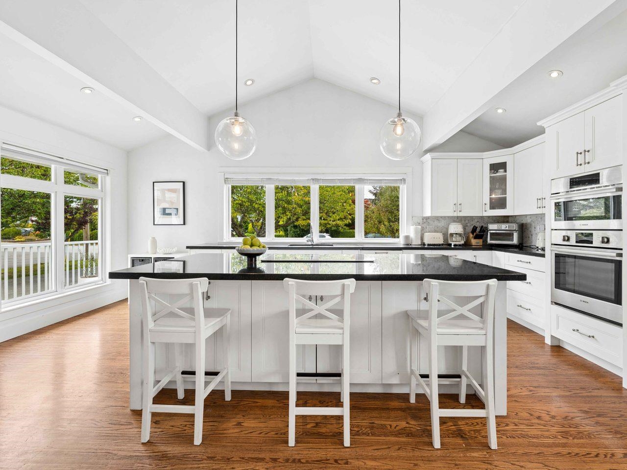 5326 BELAIR DRIVE