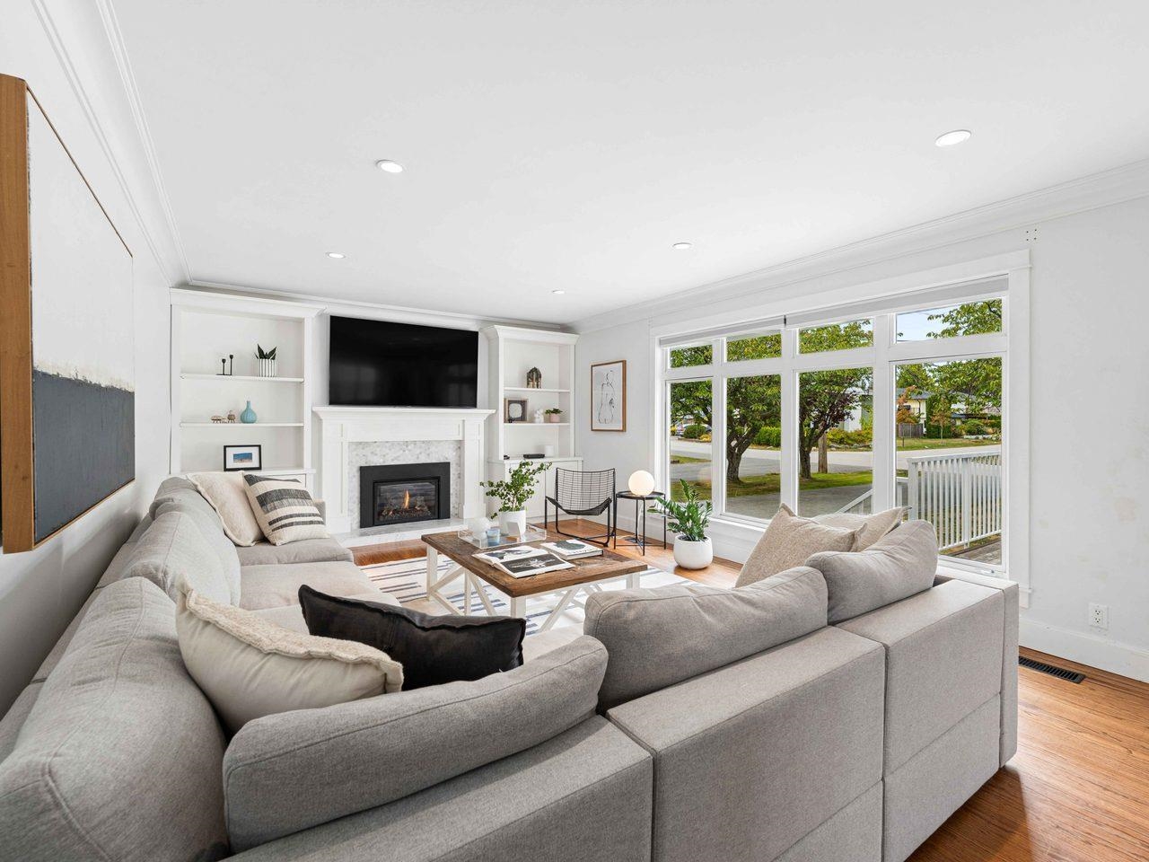 5326 BELAIR DRIVE