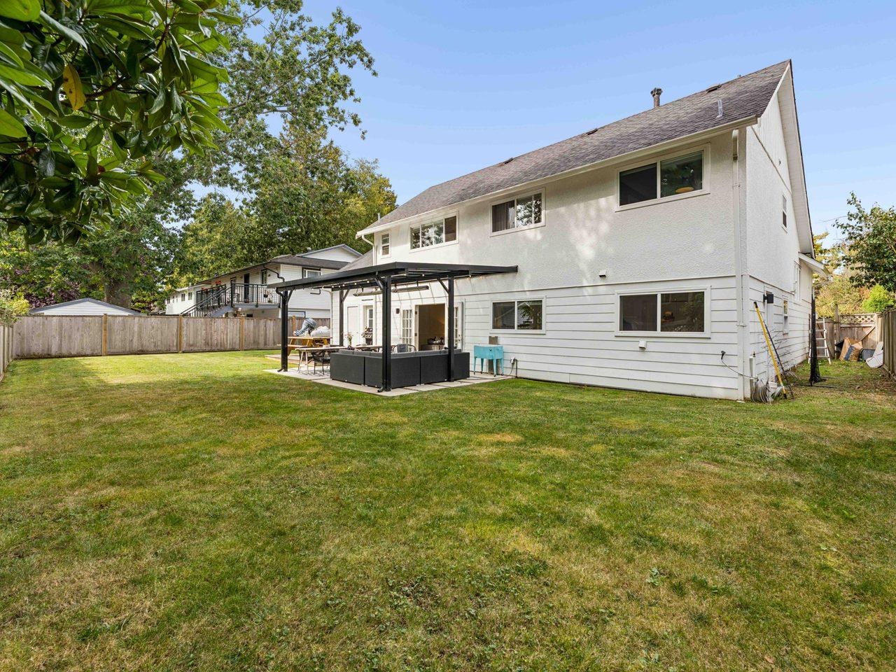 5326 BELAIR DRIVE
