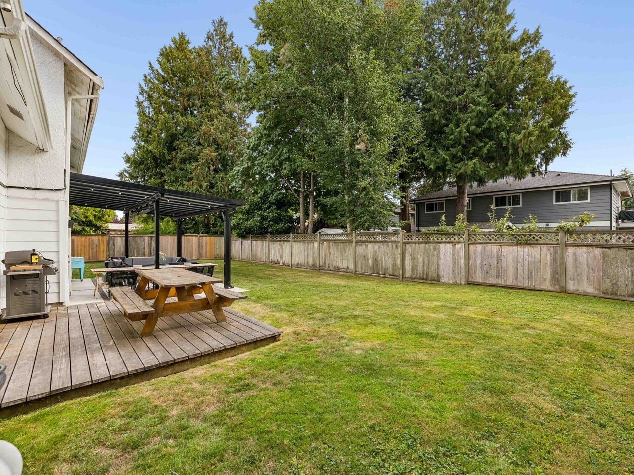 5326 BELAIR DRIVE