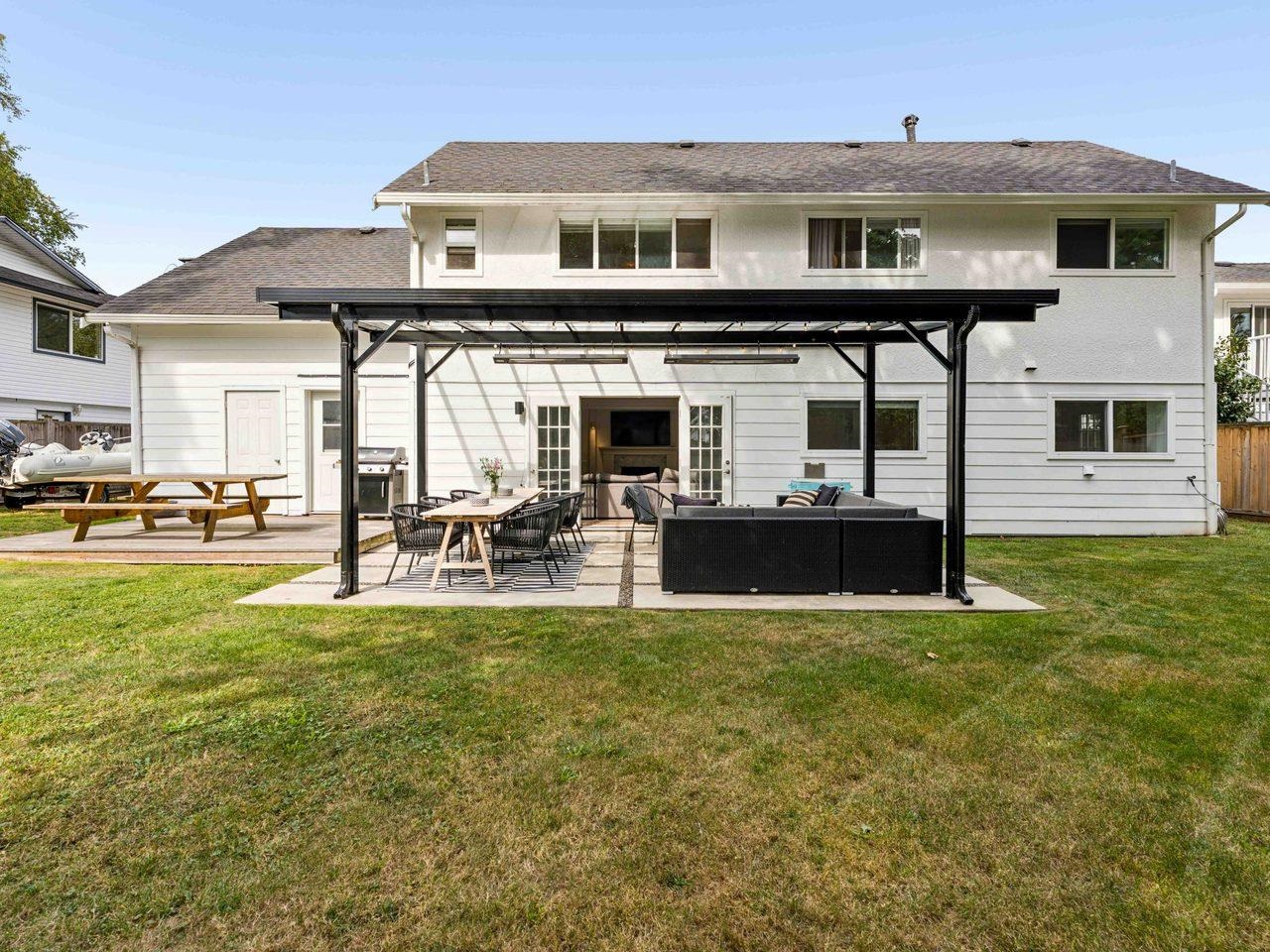 5326 BELAIR DRIVE