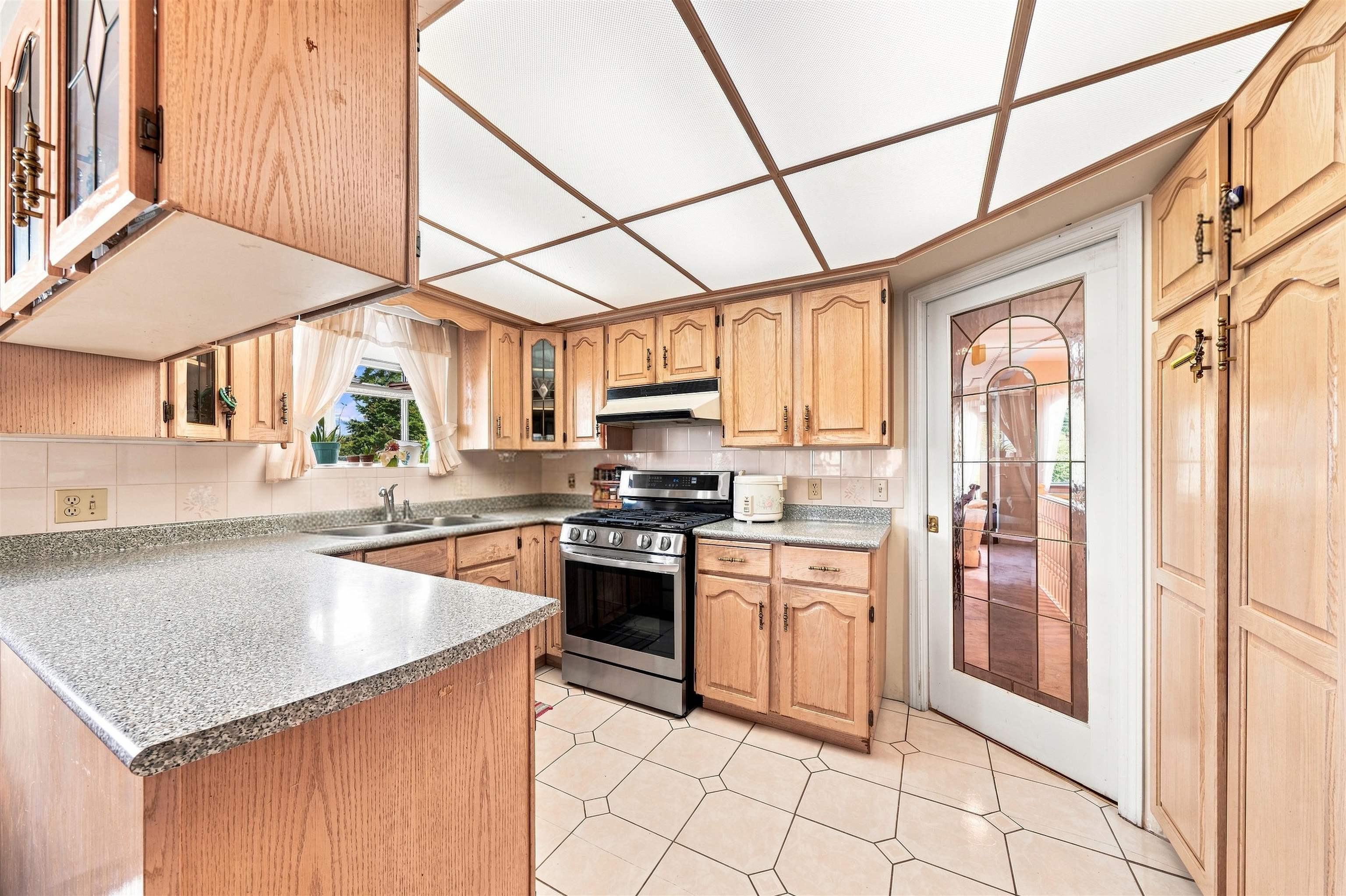 1708 PRESTWICK DRIVE