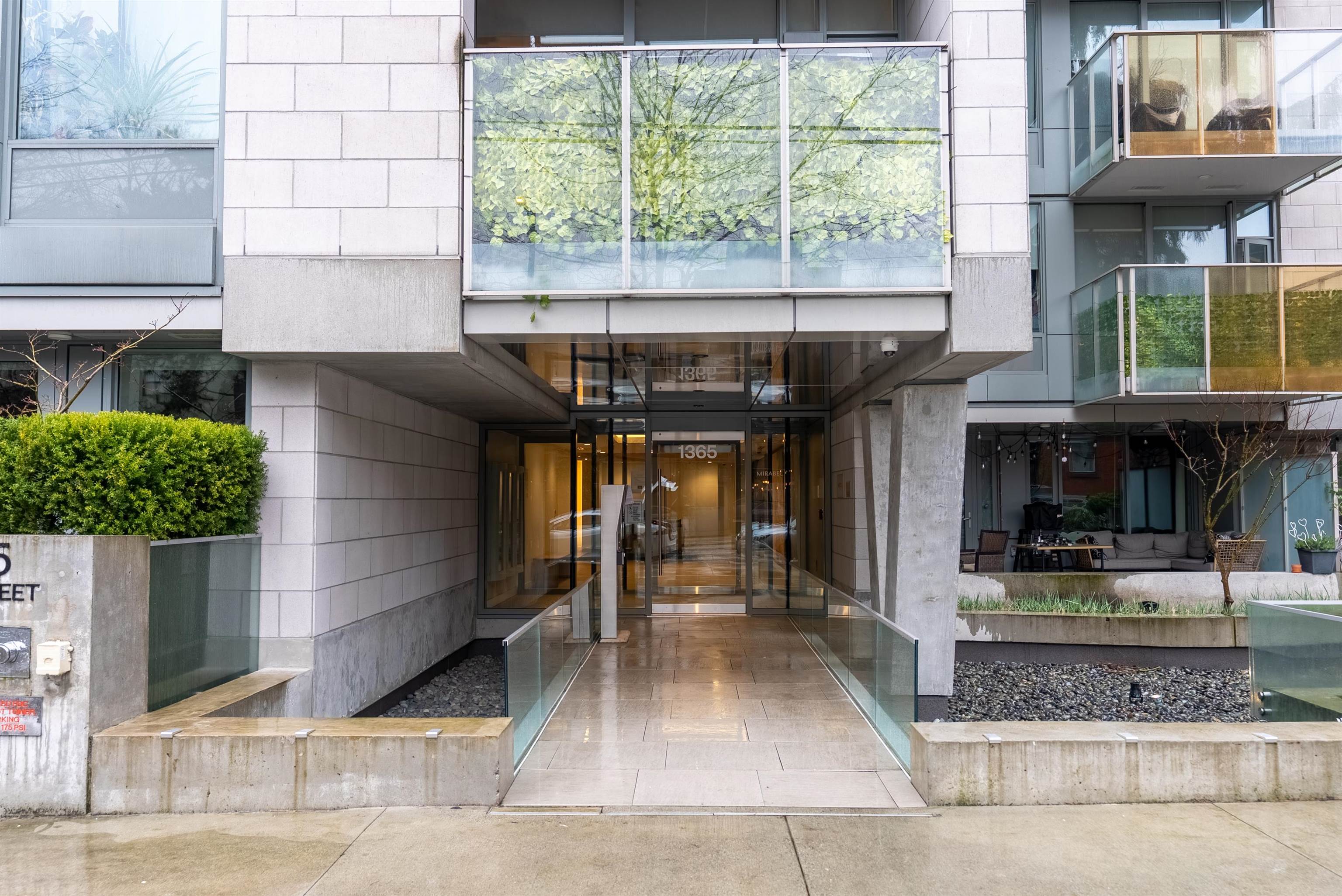 203 1365 DAVIE STREET