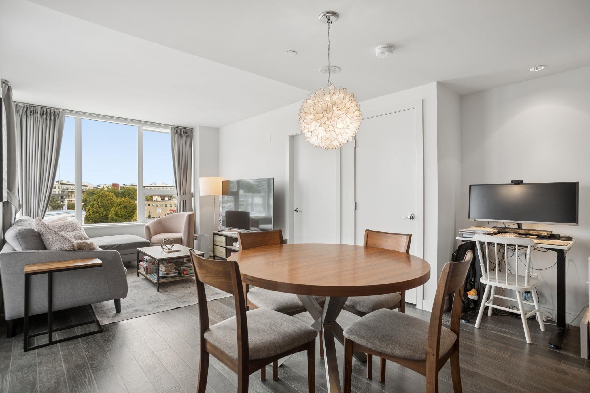 608 7488 LANSDOWNE ROAD