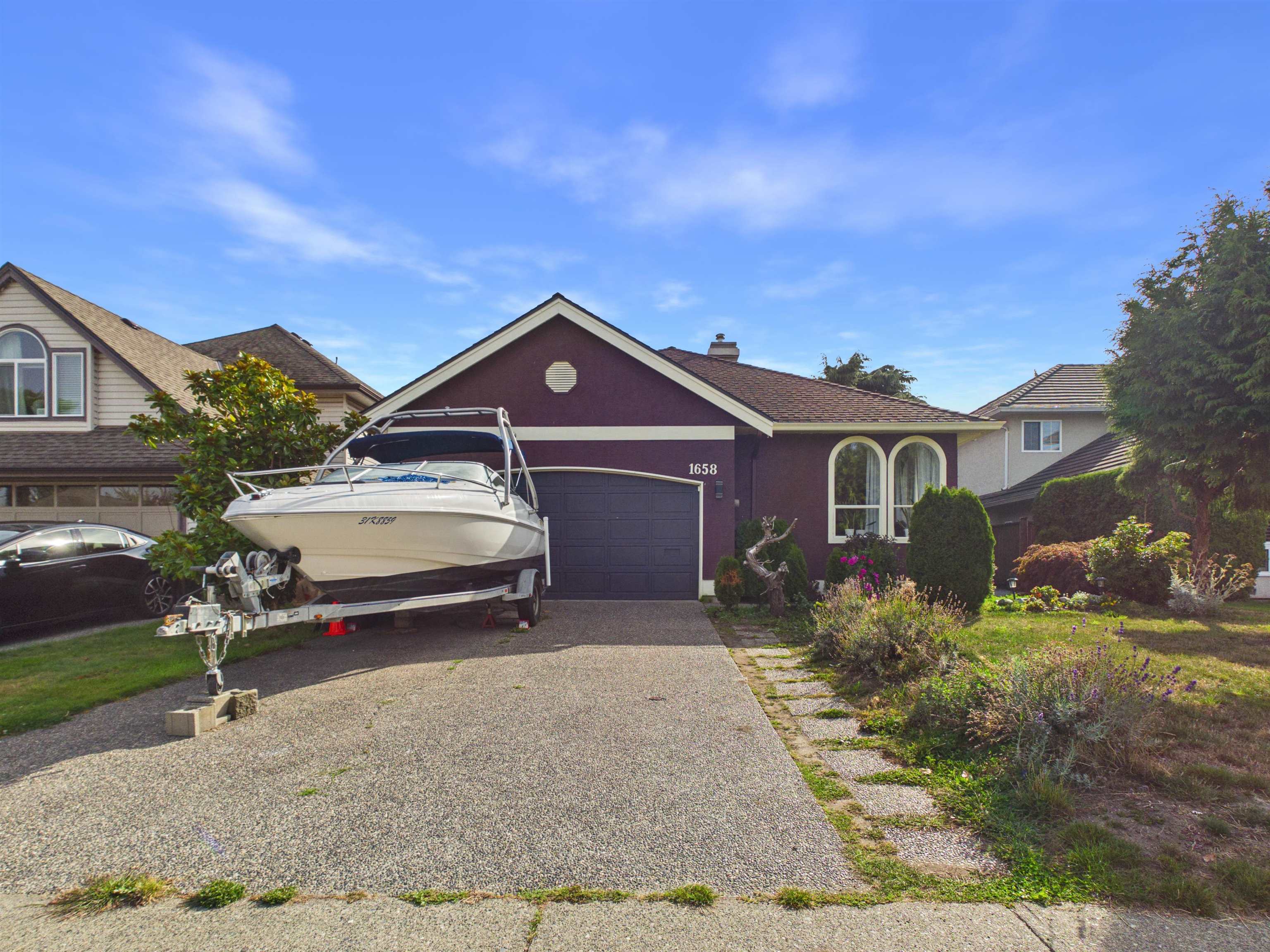 1658 GOLF CLUB DRIVE