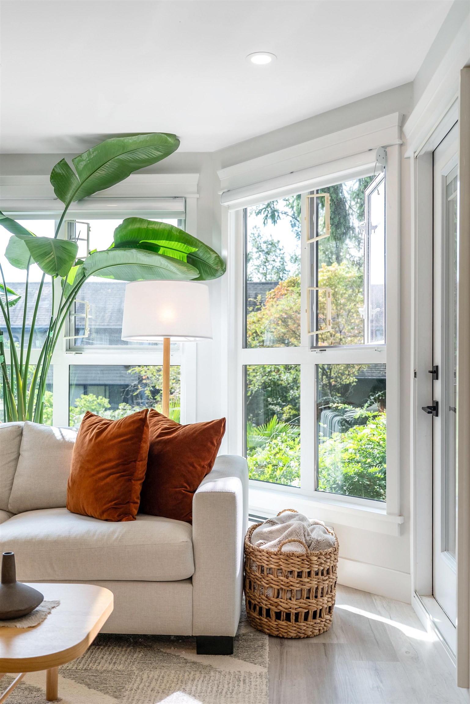 217 7377 SALISBURY AVENUE