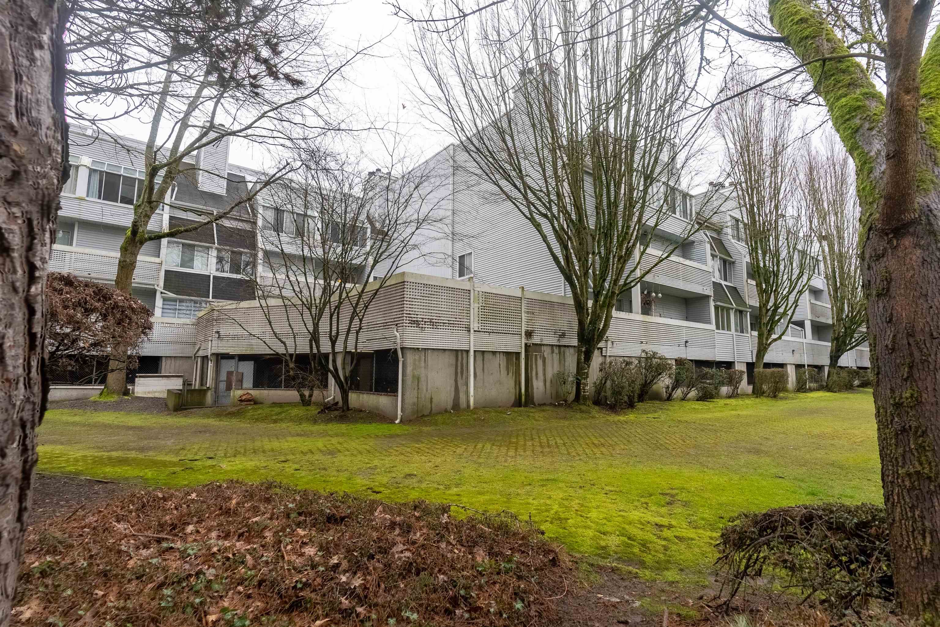306 7431 BLUNDELL ROAD