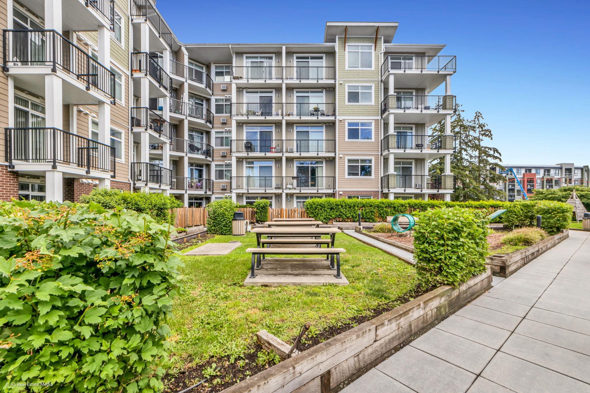 317 20696 EASTLEIGH CRESCENT