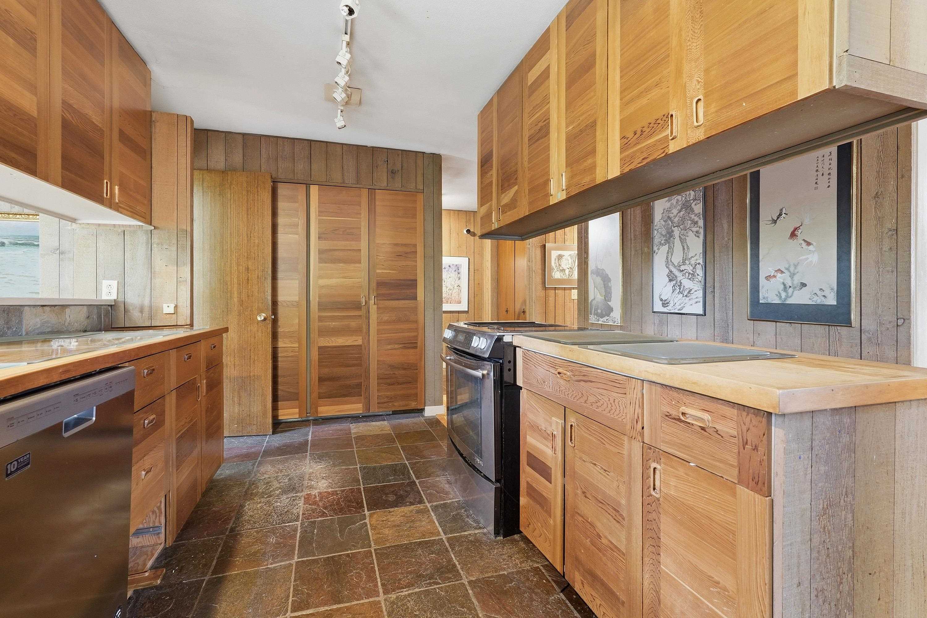 792 W 54TH AVENUE