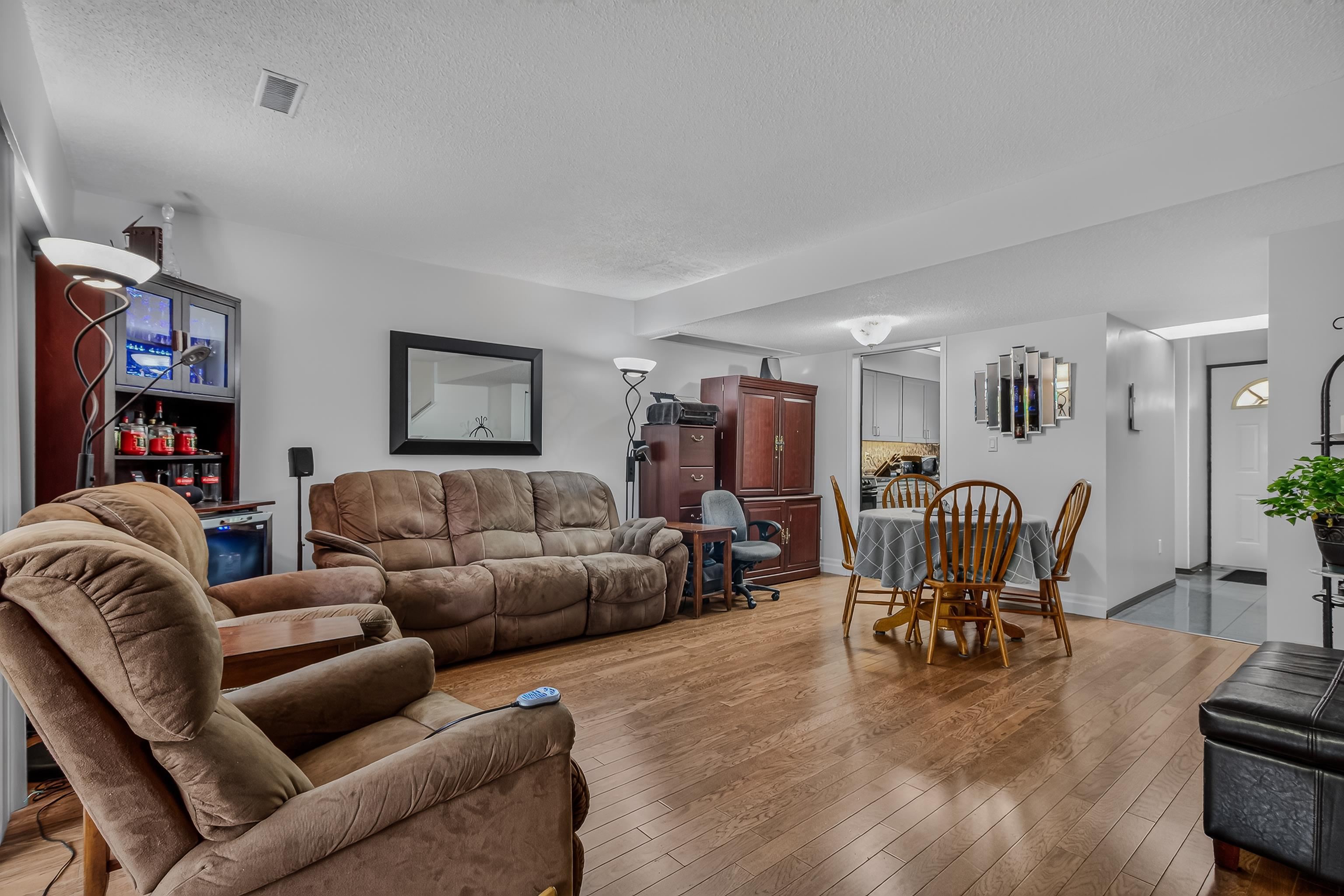 9 20390 53 AVENUE