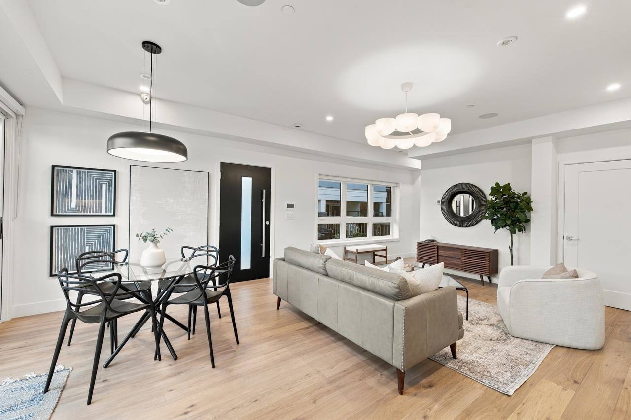 1135 W 33RD AVENUE